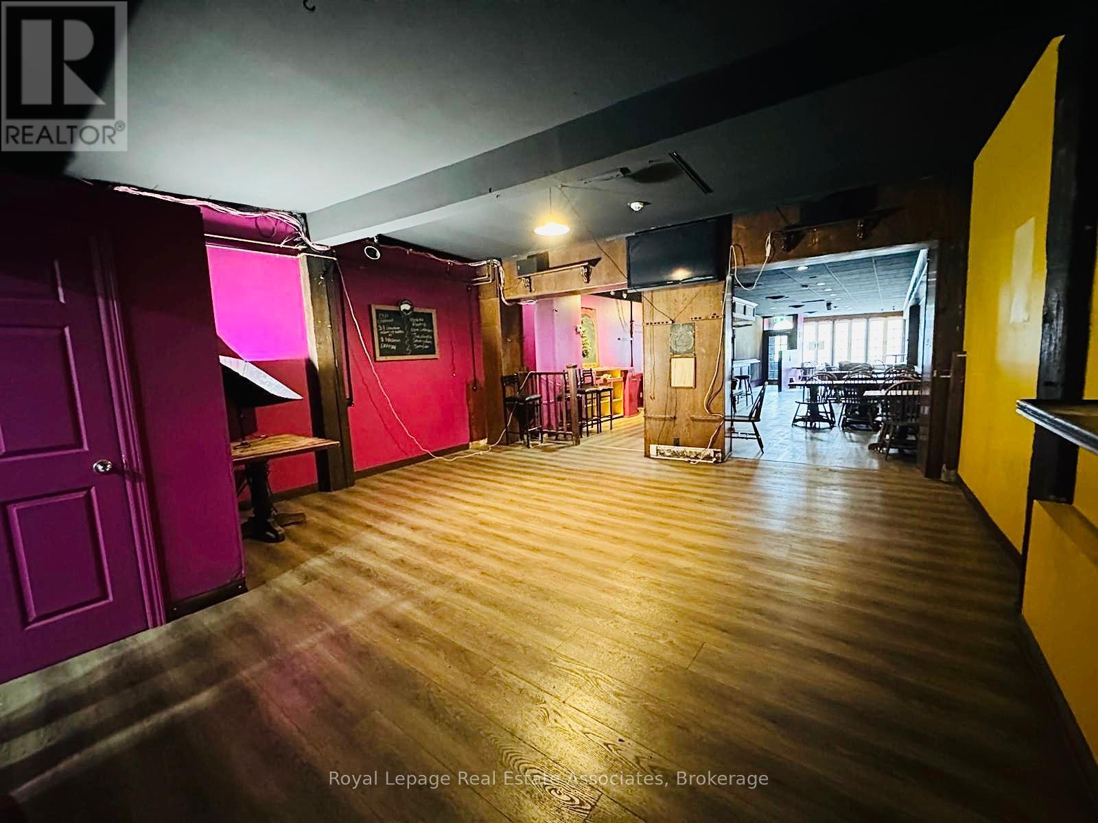 Photo 16 of Main Level 286 Eglinton Avenue W, Toronto ON