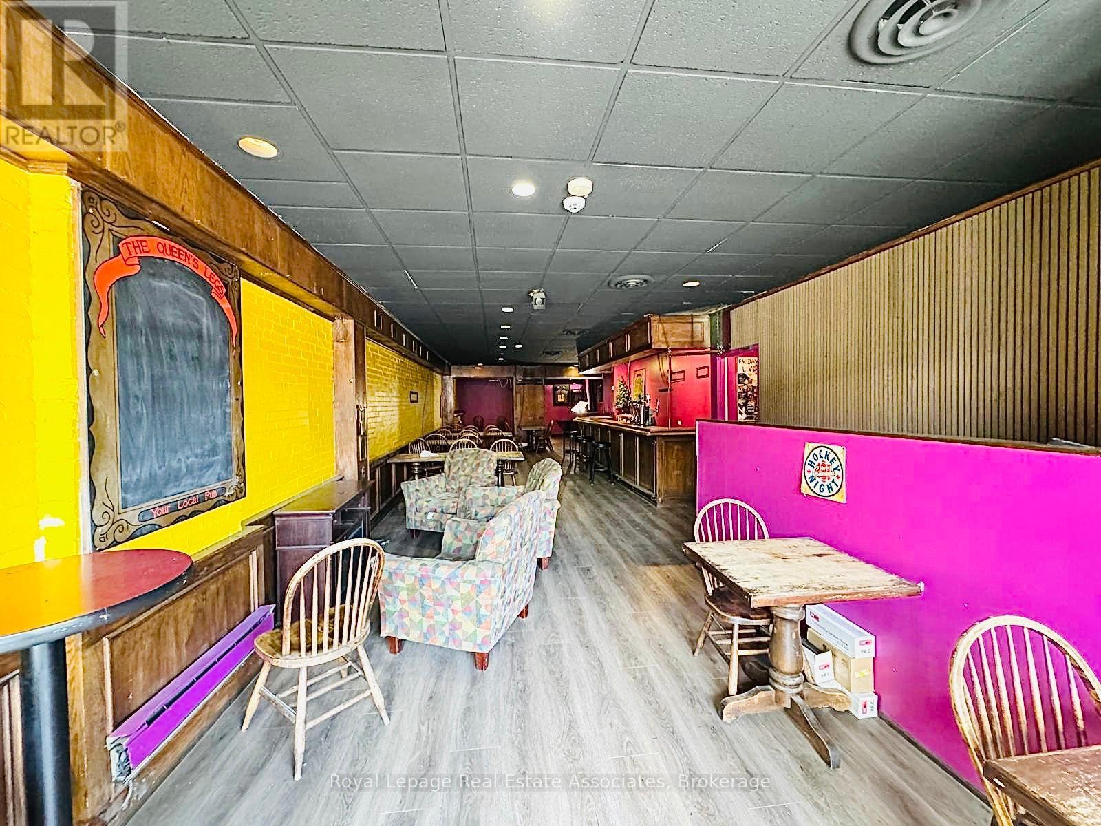 Photo 5 of Main Level 286 Eglinton Avenue W, Toronto ON