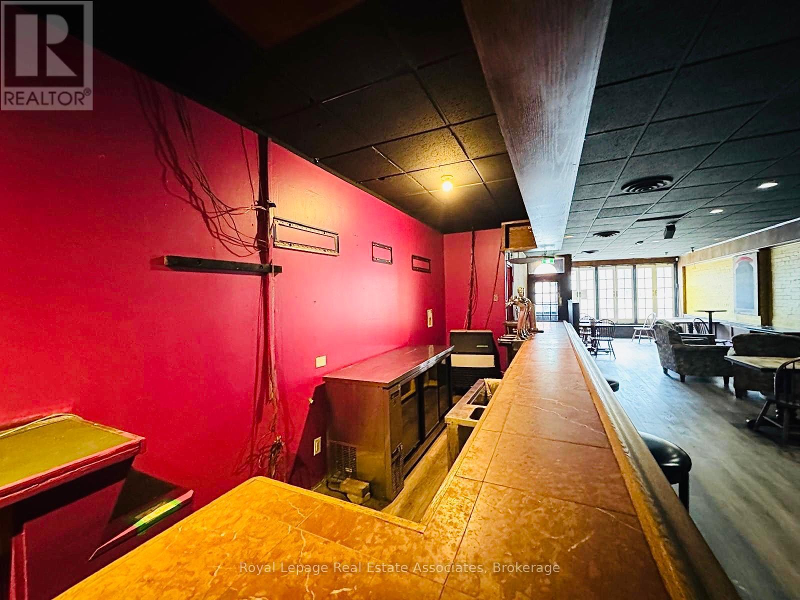 Photo 12 of Main Level 286 Eglinton Avenue W, Toronto ON