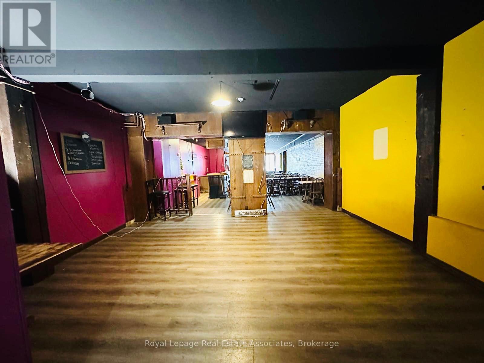 Photo 17 of Main Level 286 Eglinton Avenue W, Toronto ON