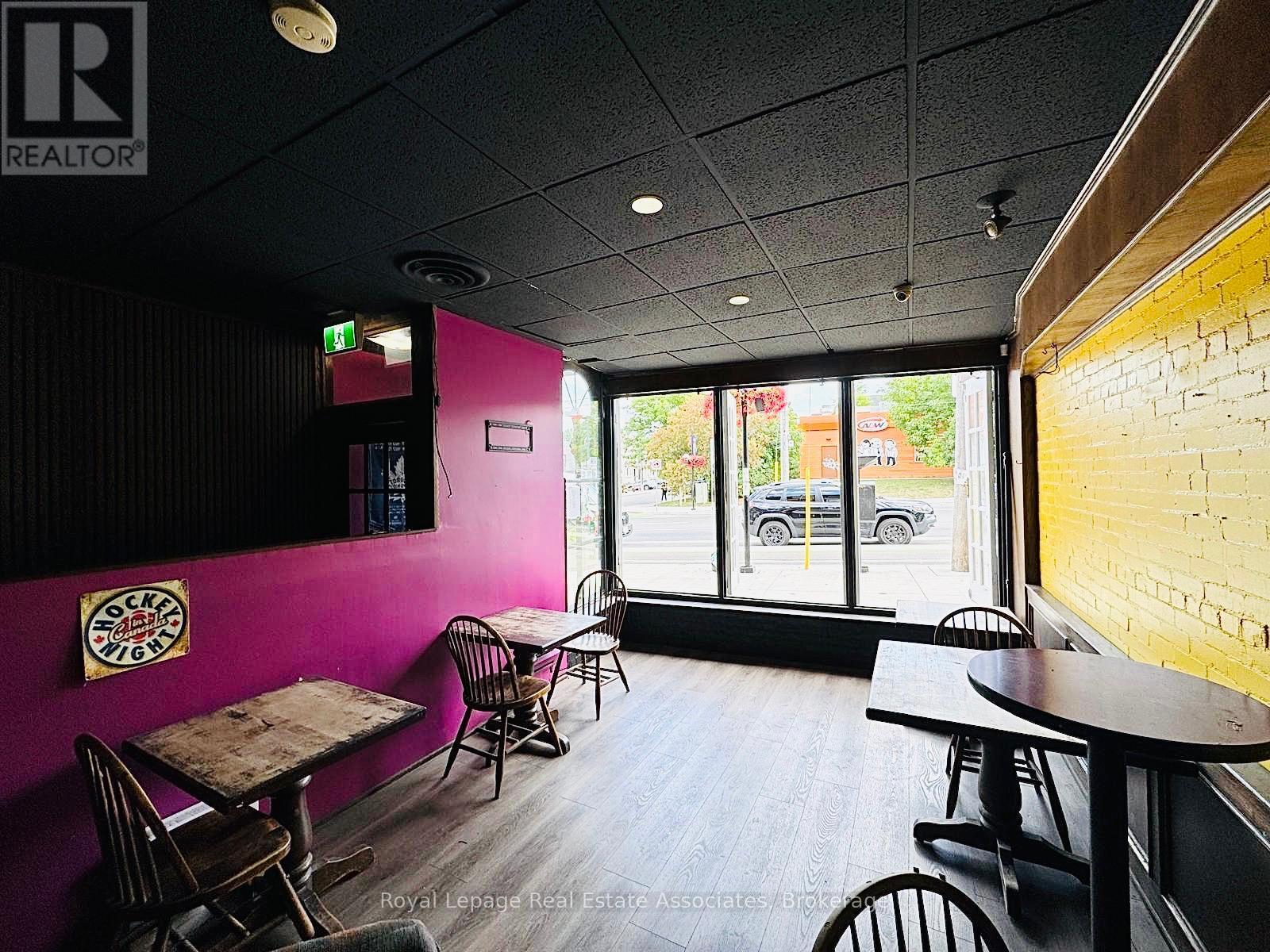 Photo 6 of Main Level 286 Eglinton Avenue W, Toronto ON