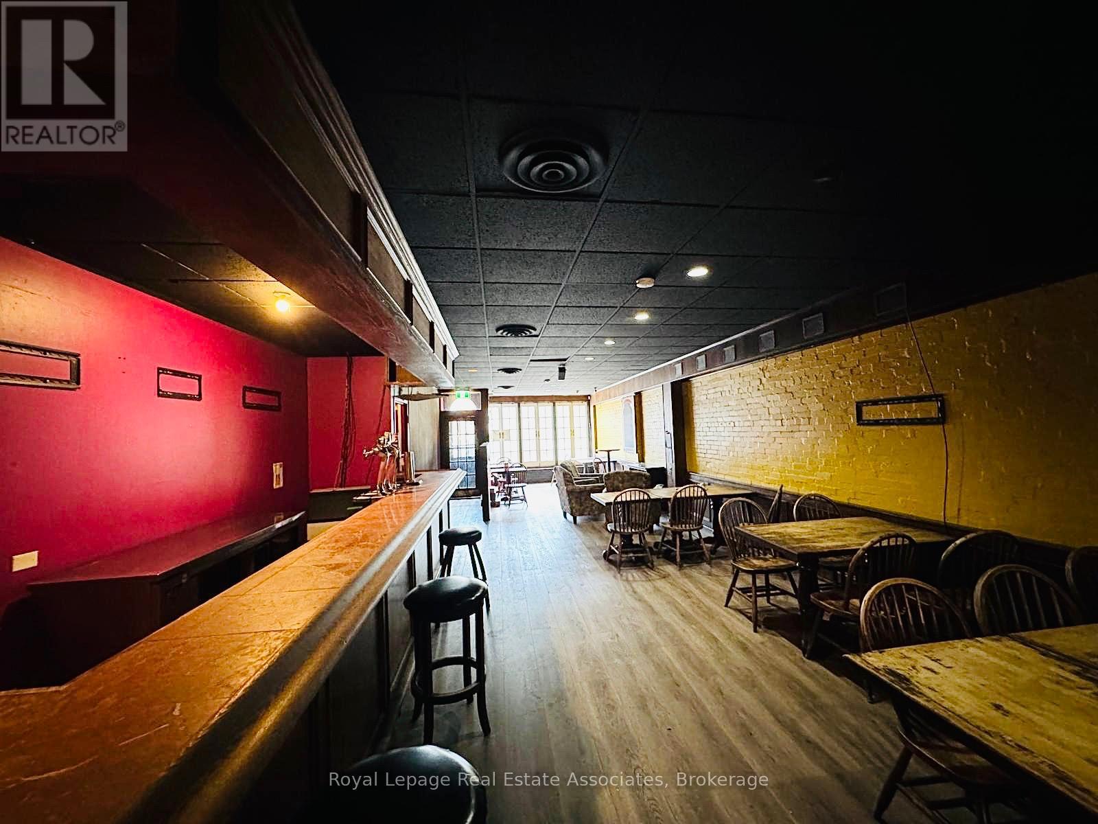 Photo 13 of Main Level 286 Eglinton Avenue W, Toronto ON