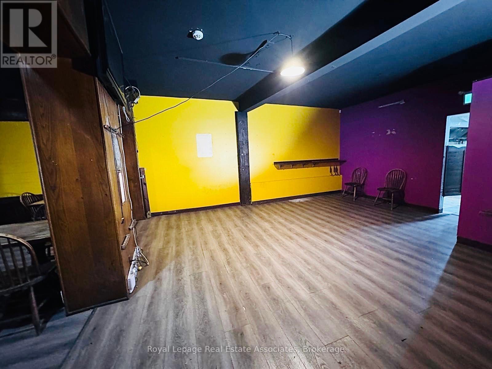 Photo 15 of Main Level 286 Eglinton Avenue W, Toronto ON