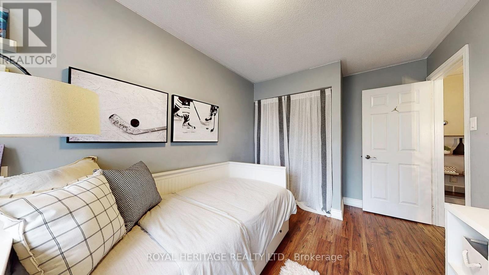 Photo 23 of 32 Fenwick Avenue, Clarington ON