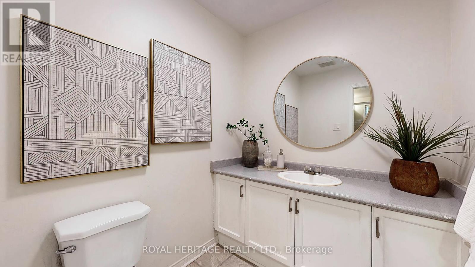 Photo 12 of 32 Fenwick Avenue, Clarington ON