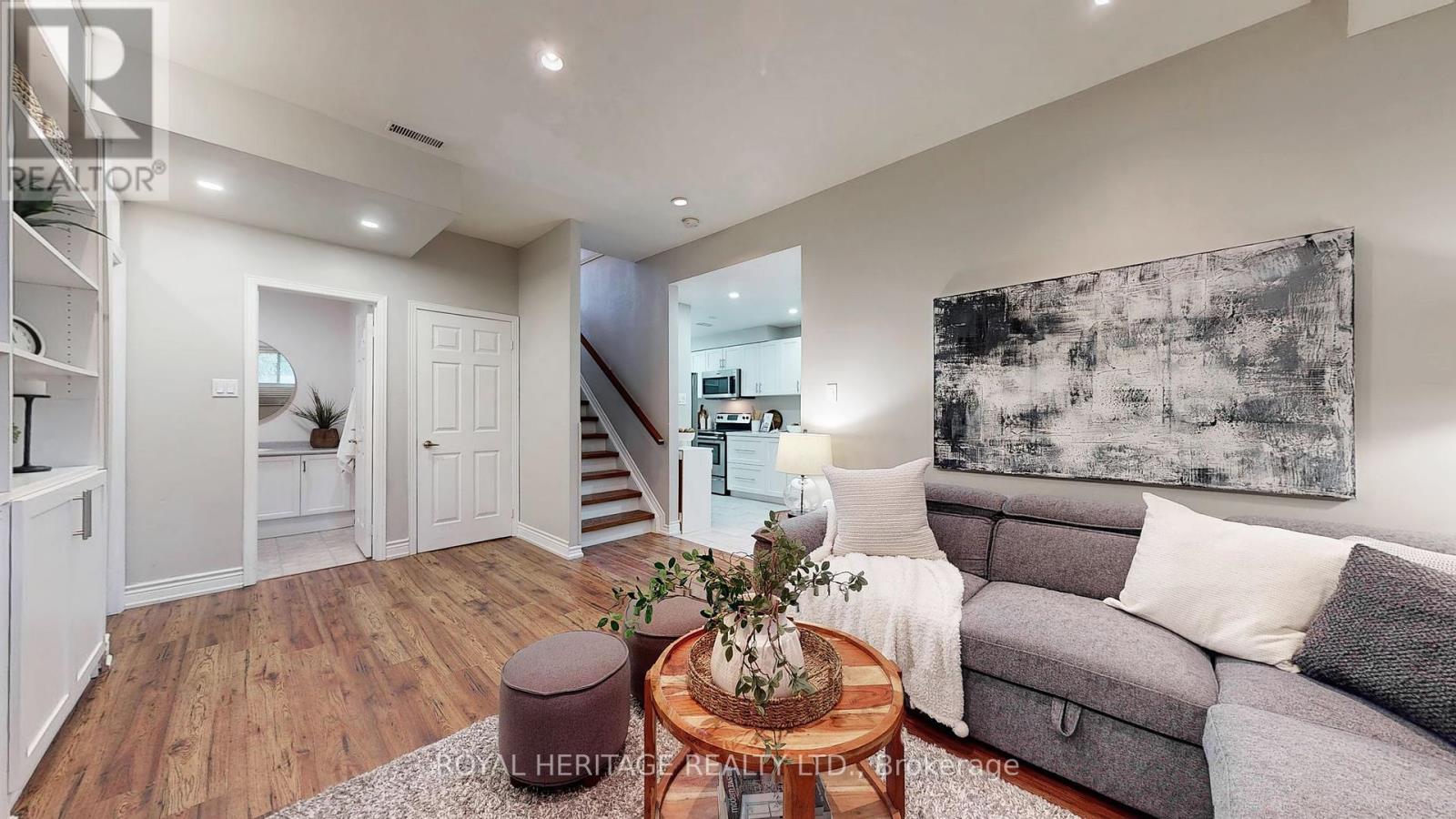 Photo 7 of 32 Fenwick Avenue, Clarington ON