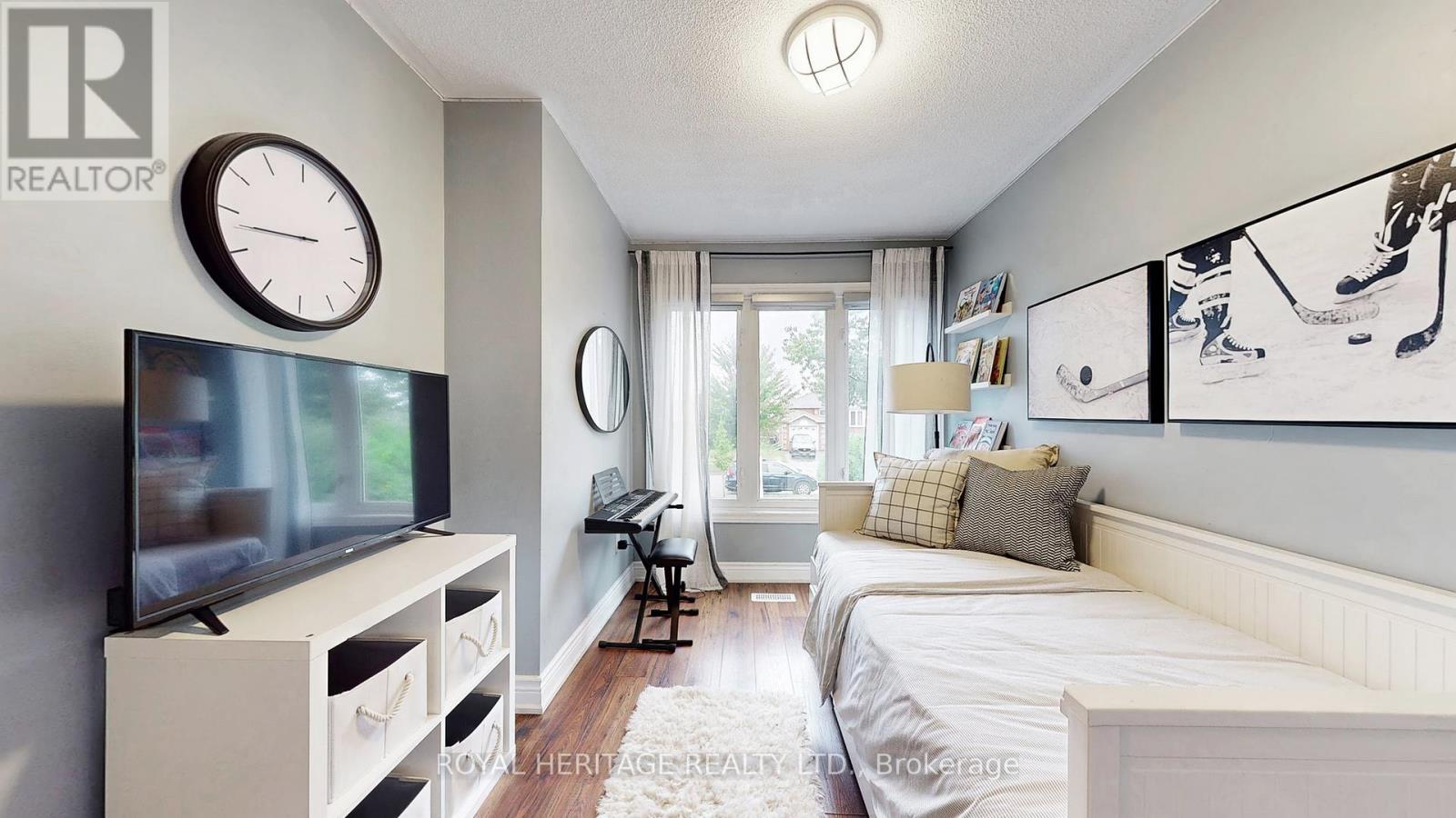 Photo 22 of 32 Fenwick Avenue, Clarington ON
