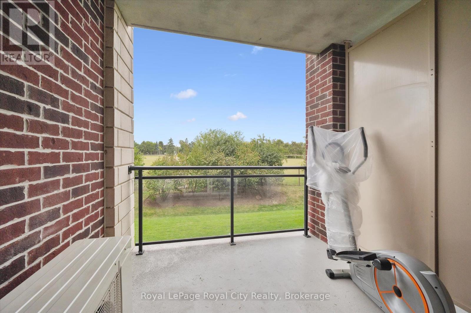 Photo 24 of 122 1440 Gordon Street, Guelph ON