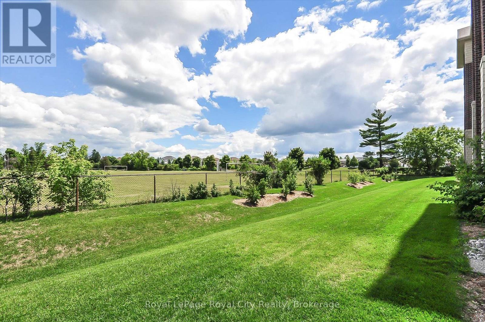 Photo 26 of 122 1440 Gordon Street, Guelph ON