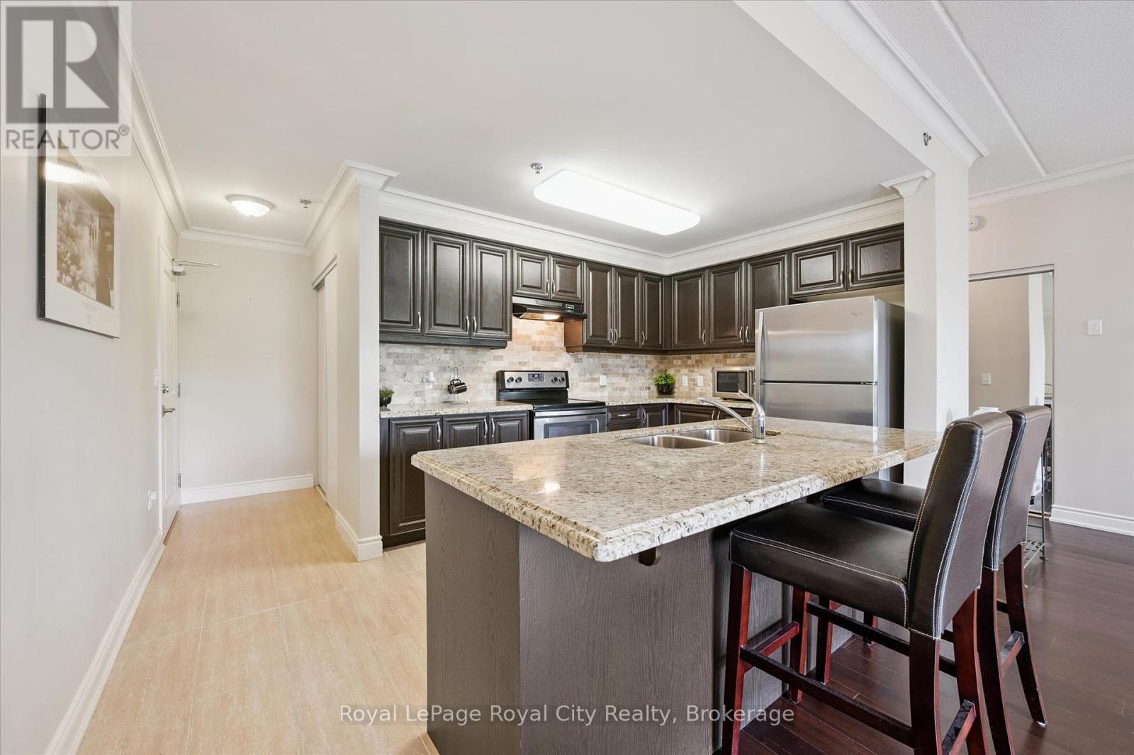 Photo 5 of 122 1440 Gordon Street, Guelph ON
