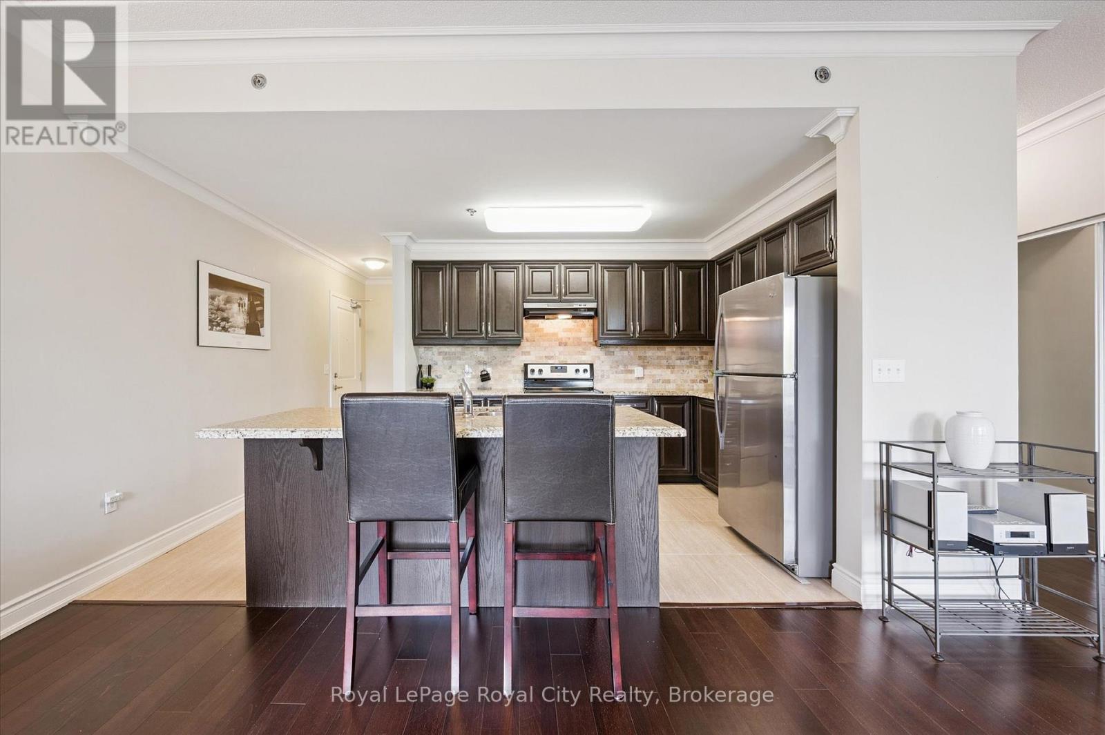 Photo 9 of 122 1440 Gordon Street, Guelph ON