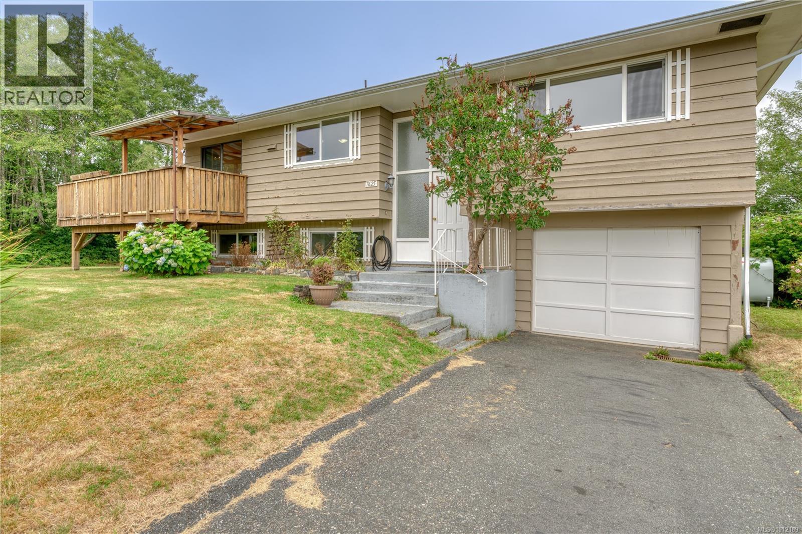Photo 1 of 7625 Glacier Cres W, Port Hardy BC