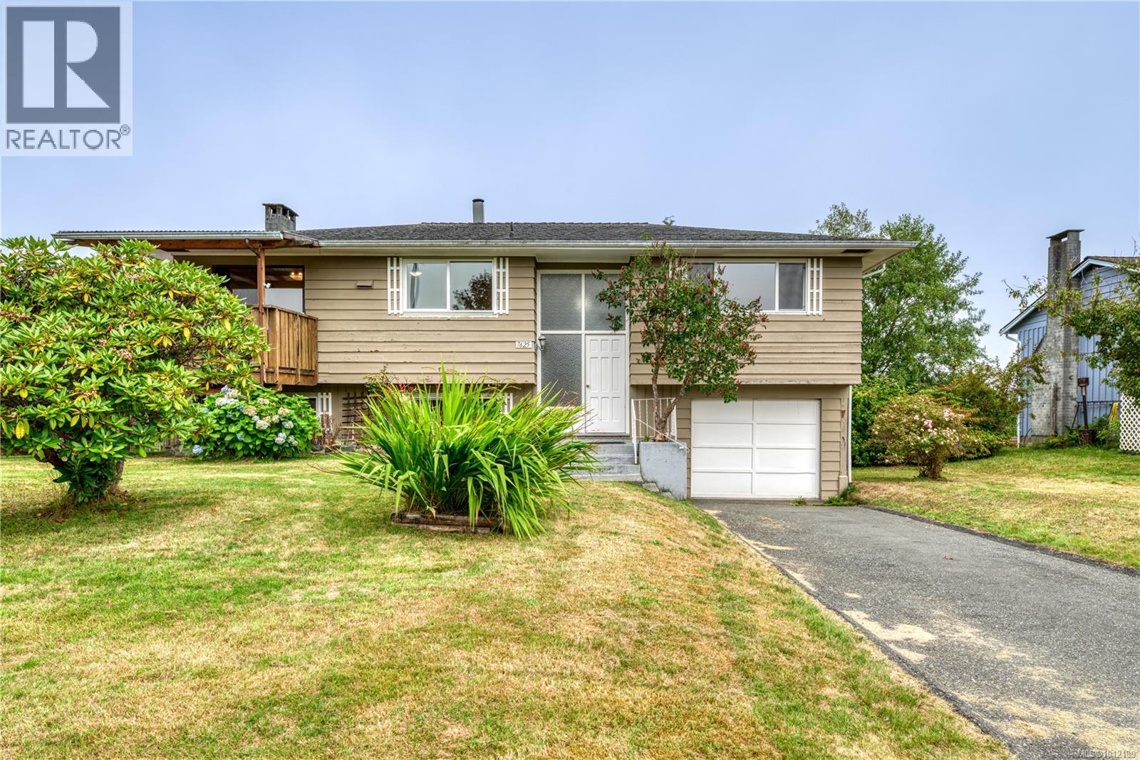 Photo 2 of 7625 Glacier Cres W, Port Hardy BC