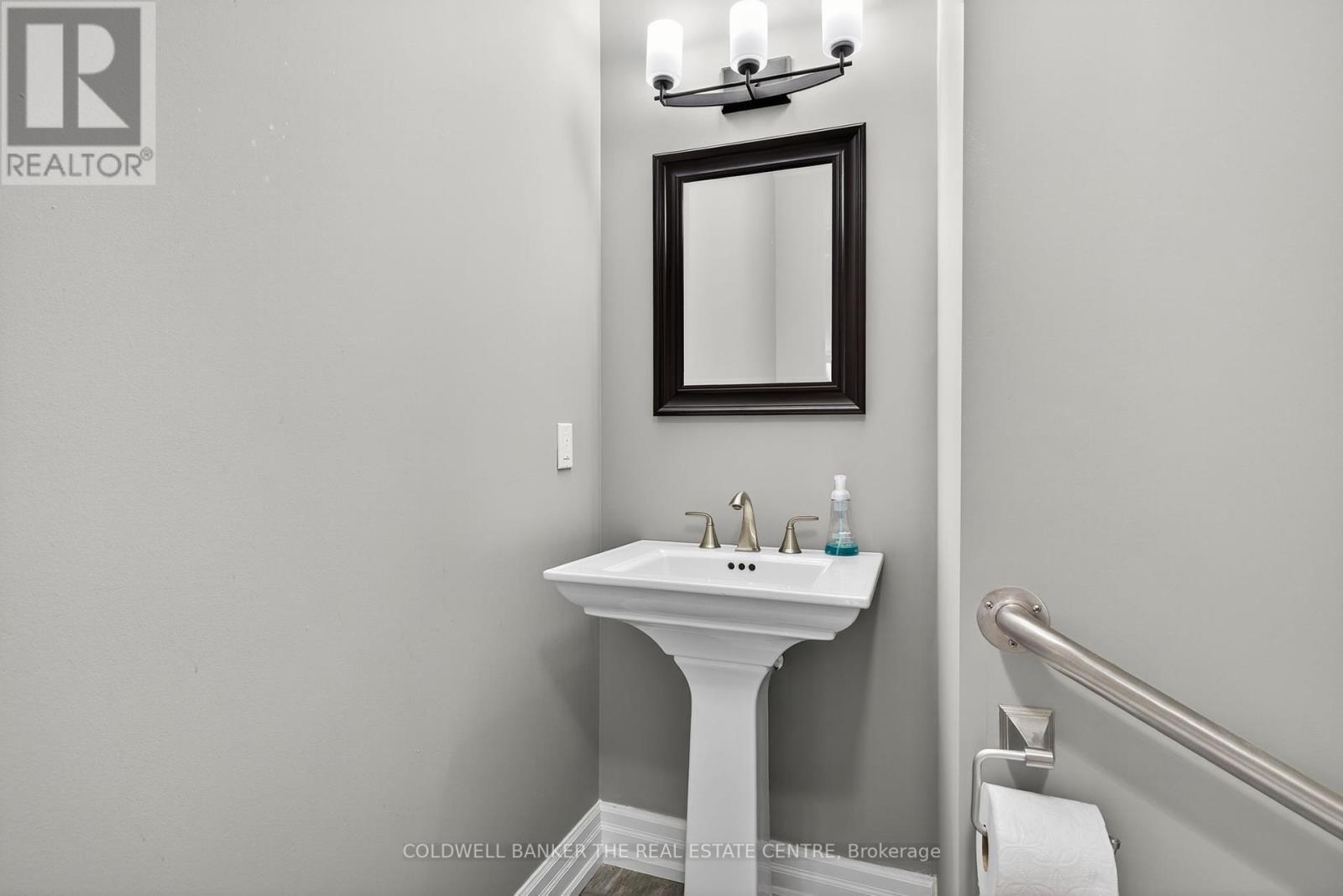 Photo 16 of 5 16945 Leslie Street, Newmarket ON