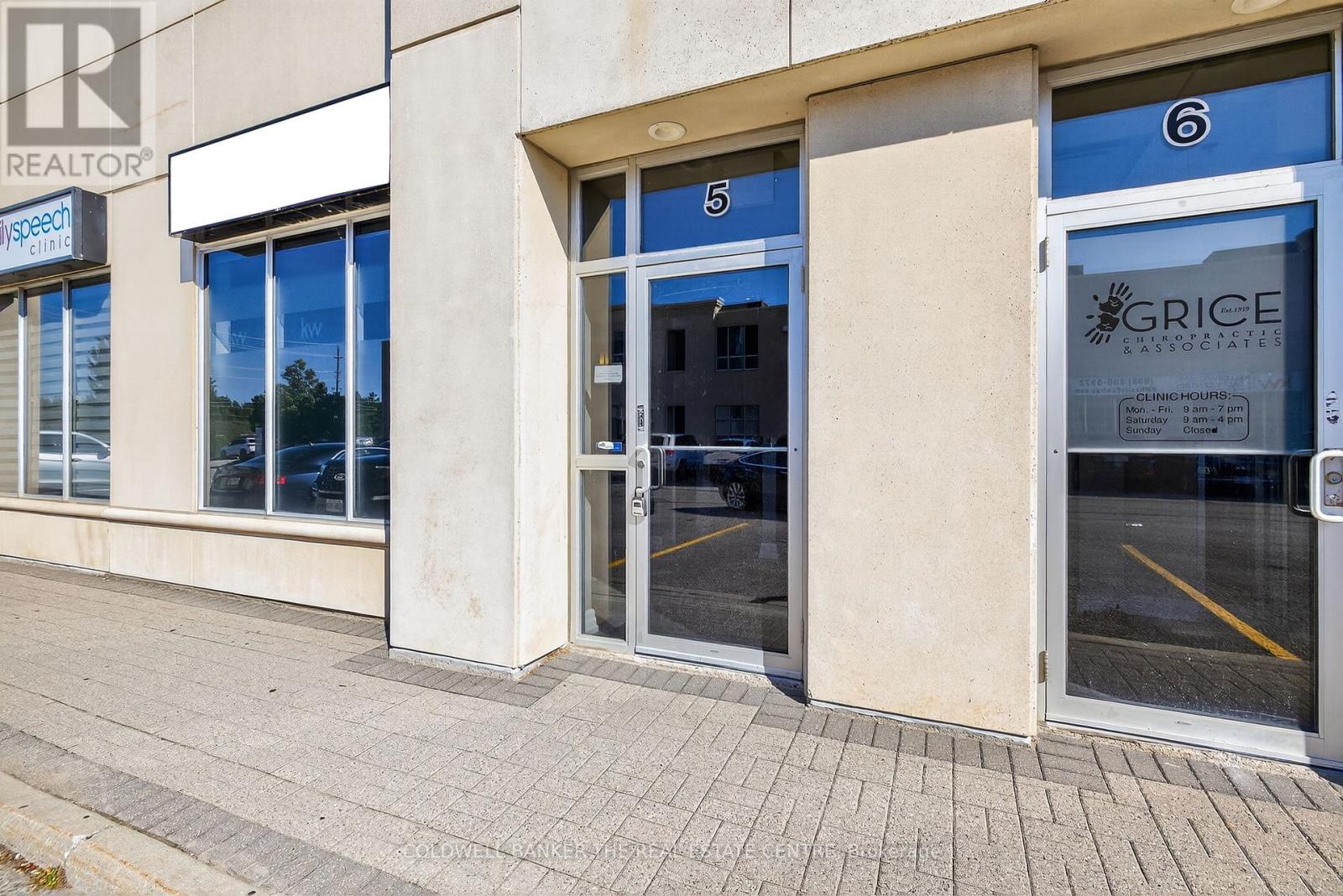 Photo 4 of 5 16945 Leslie Street, Newmarket ON
