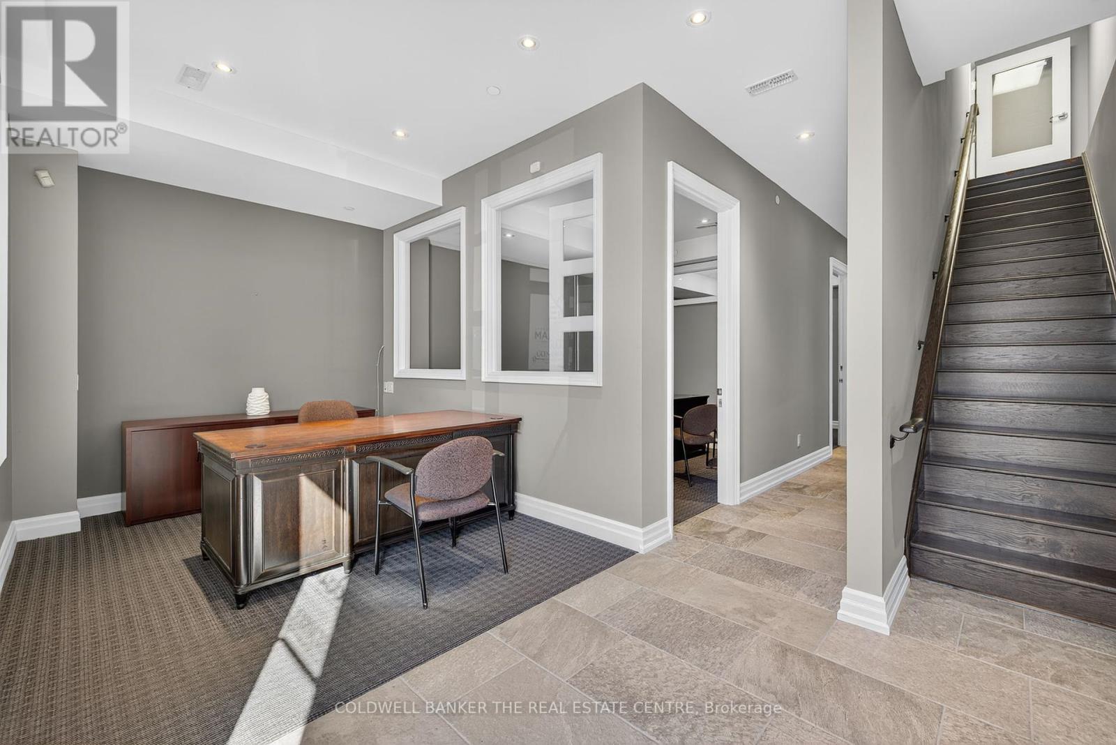 Photo 5 of 5 16945 Leslie Street, Newmarket ON