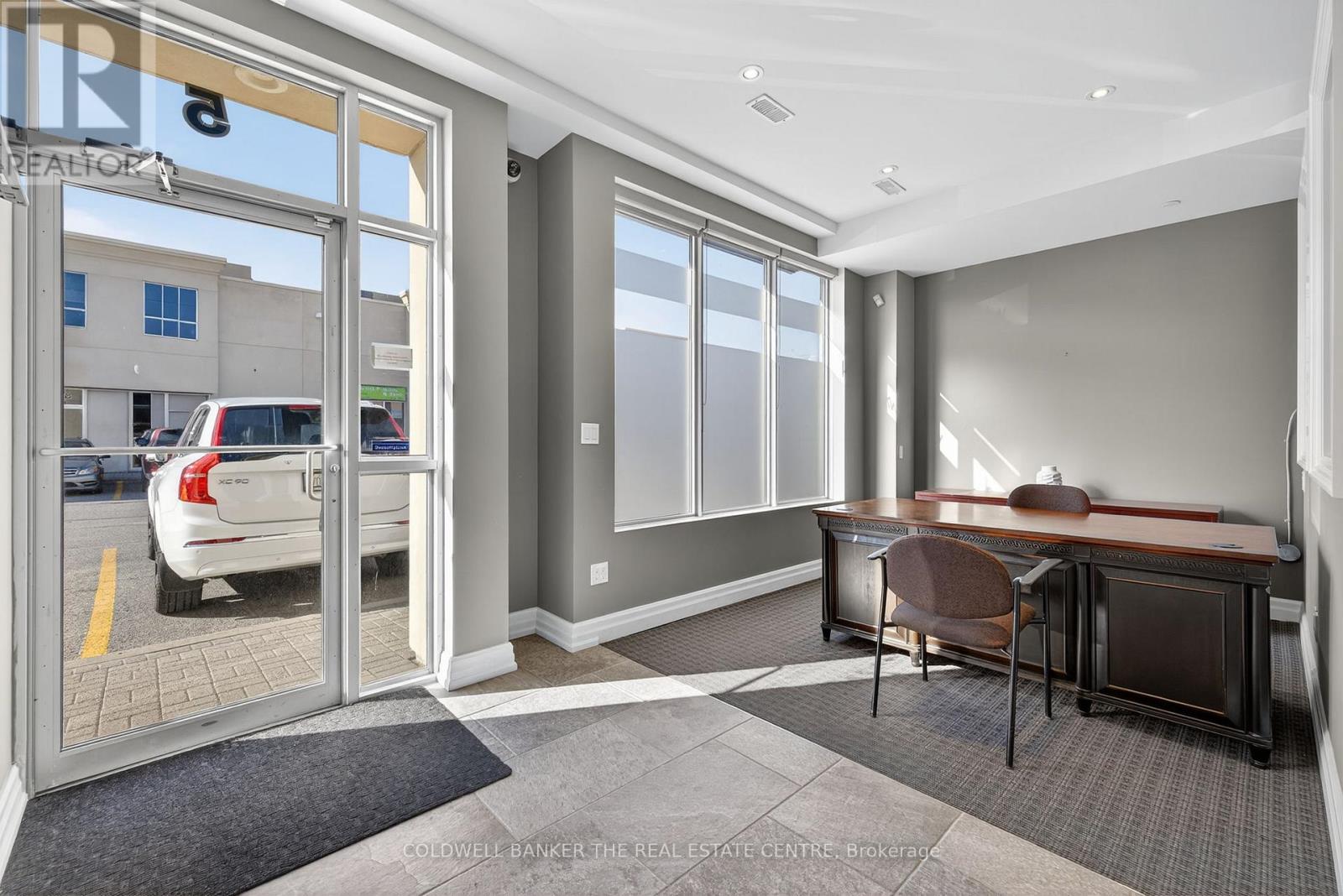Photo 6 of 5 16945 Leslie Street, Newmarket ON