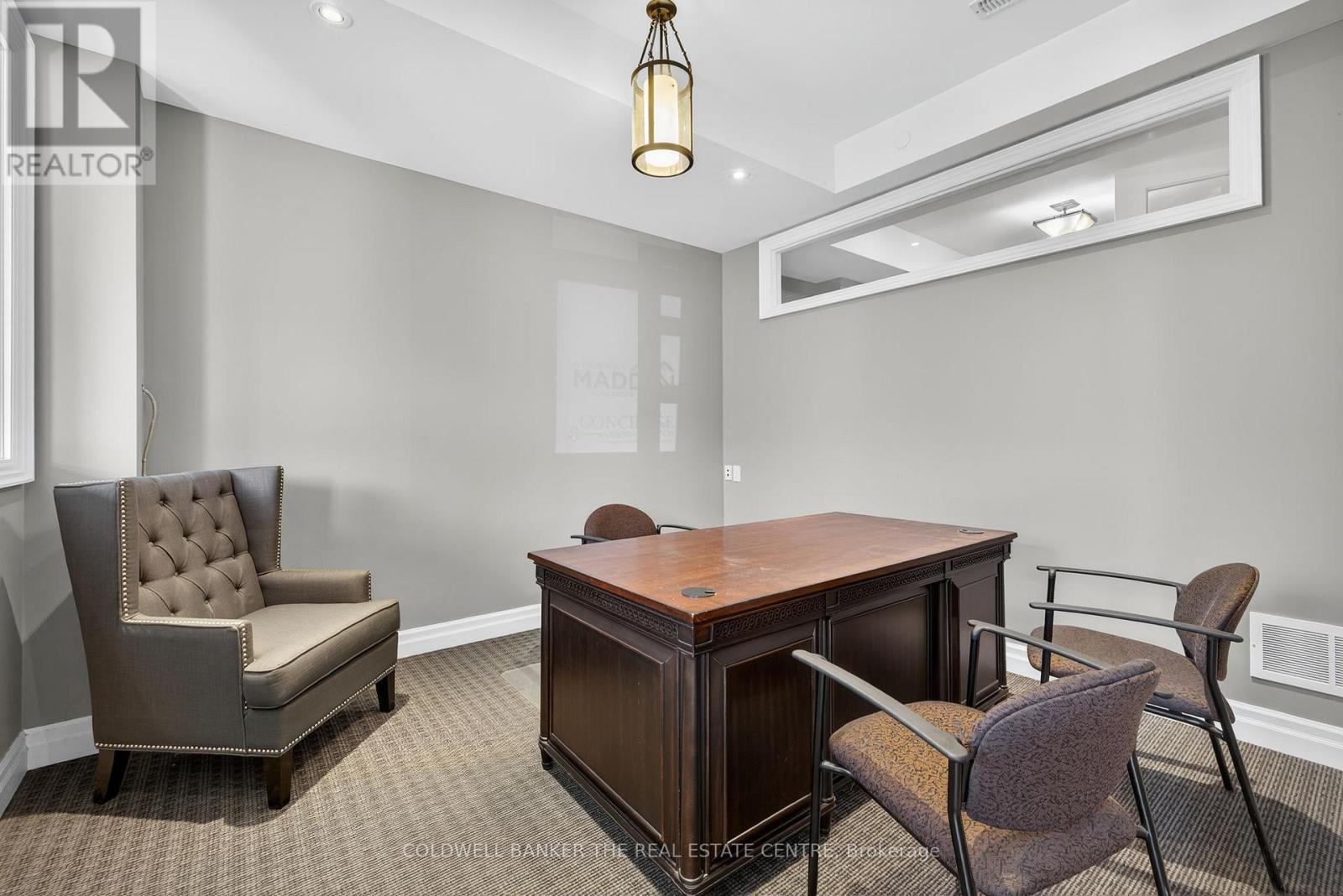 Photo 8 of 5 16945 Leslie Street, Newmarket ON