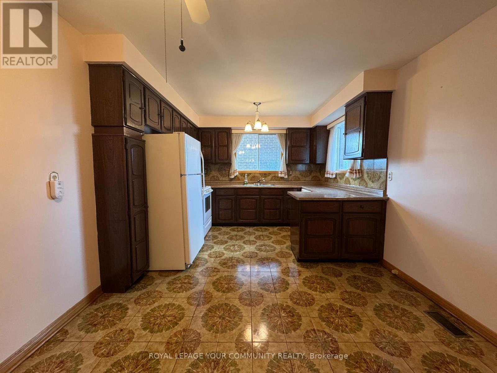 Photo 10 of 160 Jules Avenue, Vaughan ON