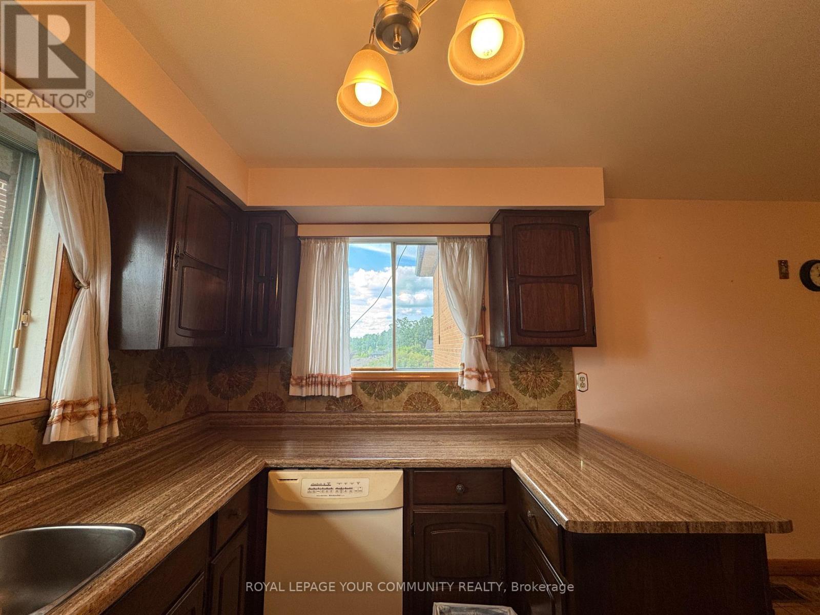 Photo 11 of 160 Jules Avenue, Vaughan ON