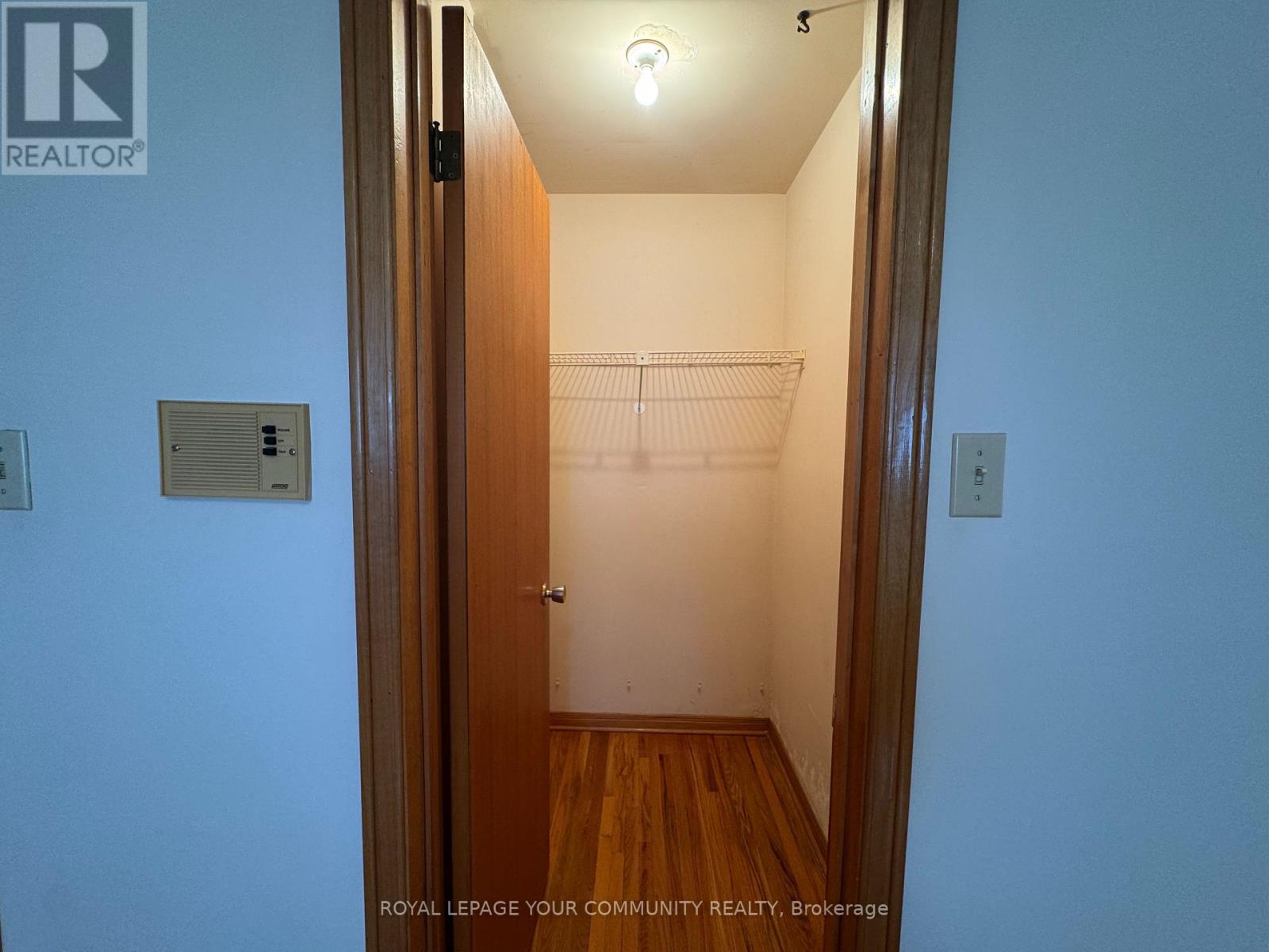 Photo 16 of 160 Jules Avenue, Vaughan ON