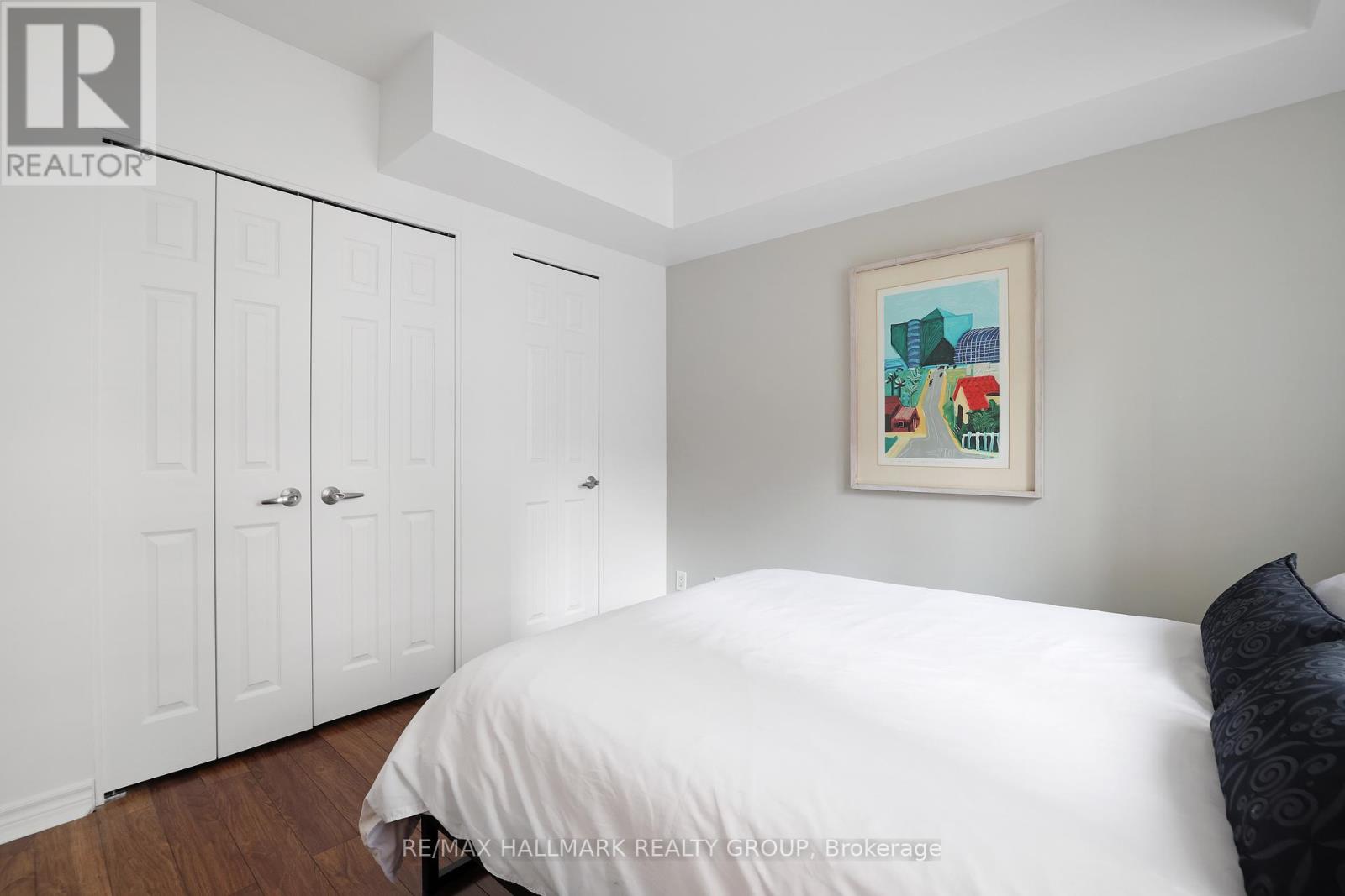 Photo 17 of 405 445 Laurier Avenue W, Ottawa ON