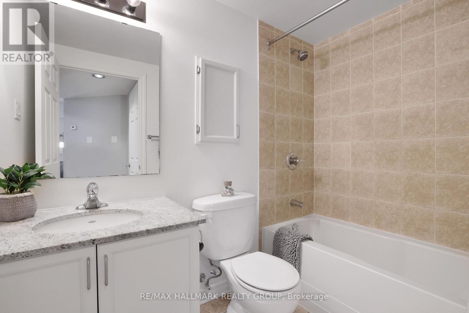 Photo 18 of 405 445 Laurier Avenue W, Ottawa ON