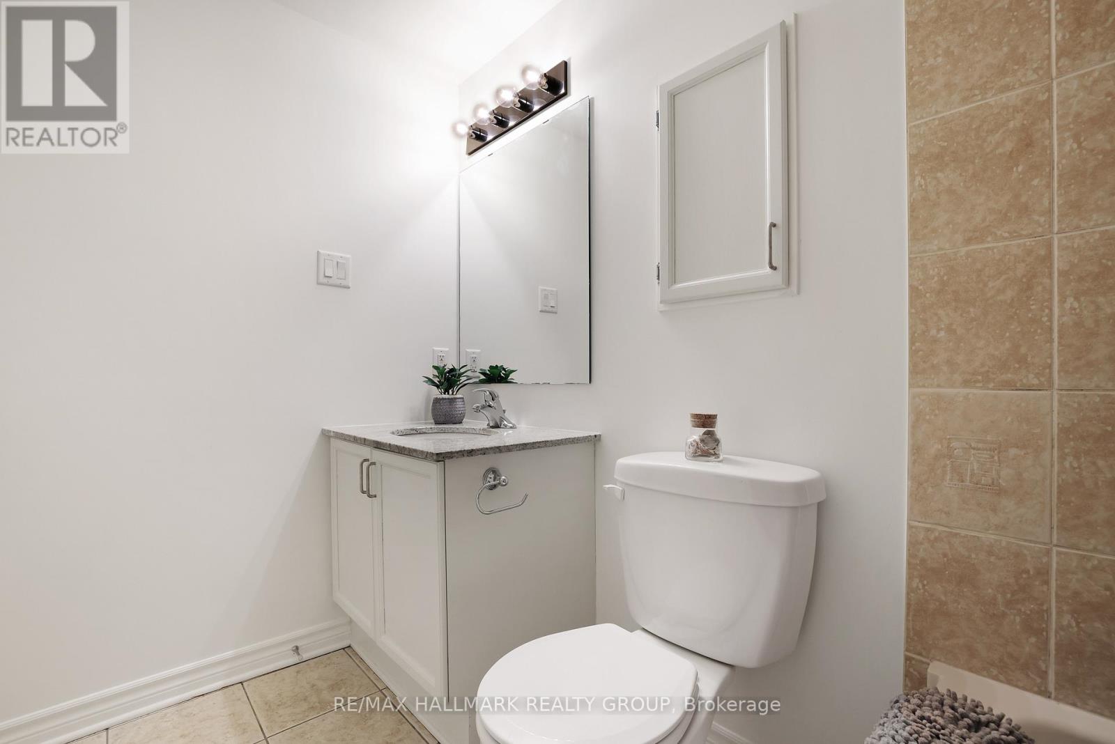 Photo 19 of 405 445 Laurier Avenue W, Ottawa ON