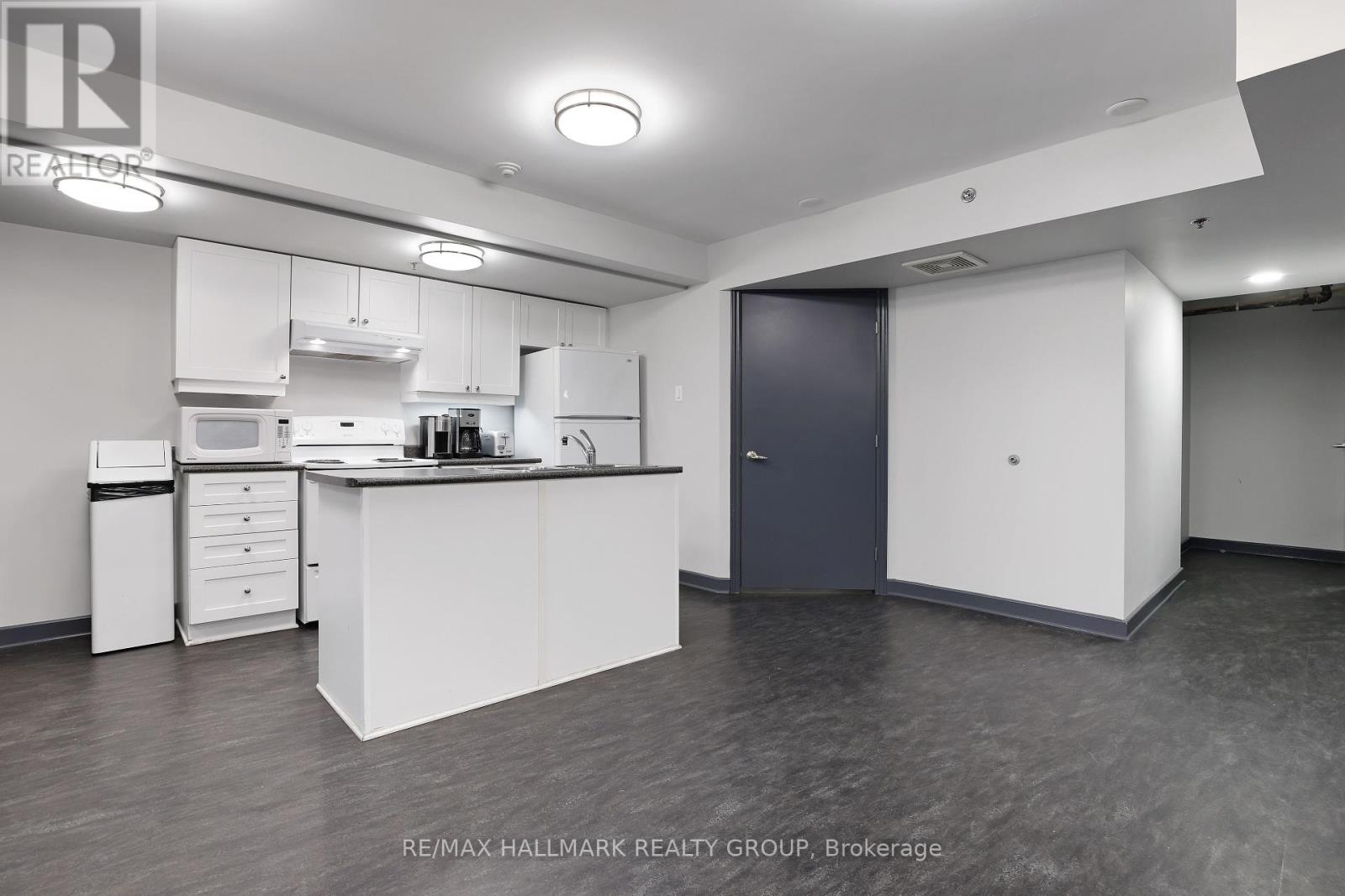 Photo 26 of 405 445 Laurier Avenue W, Ottawa ON