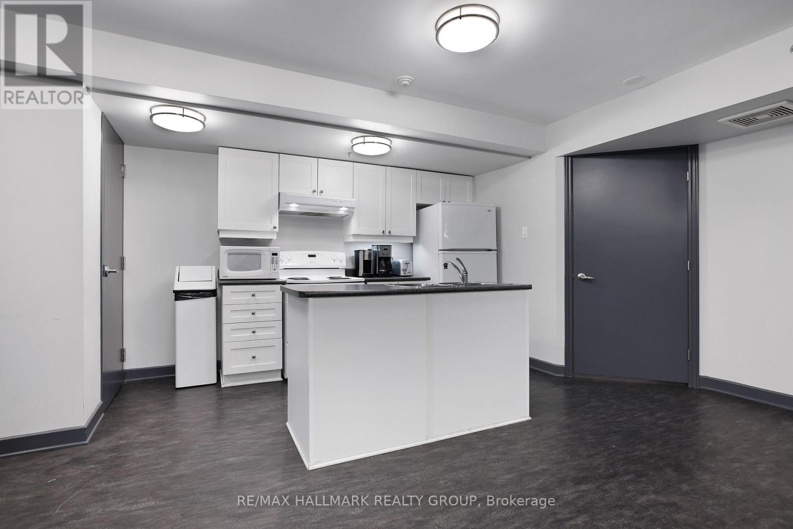 Photo 27 of 405 445 Laurier Avenue W, Ottawa ON