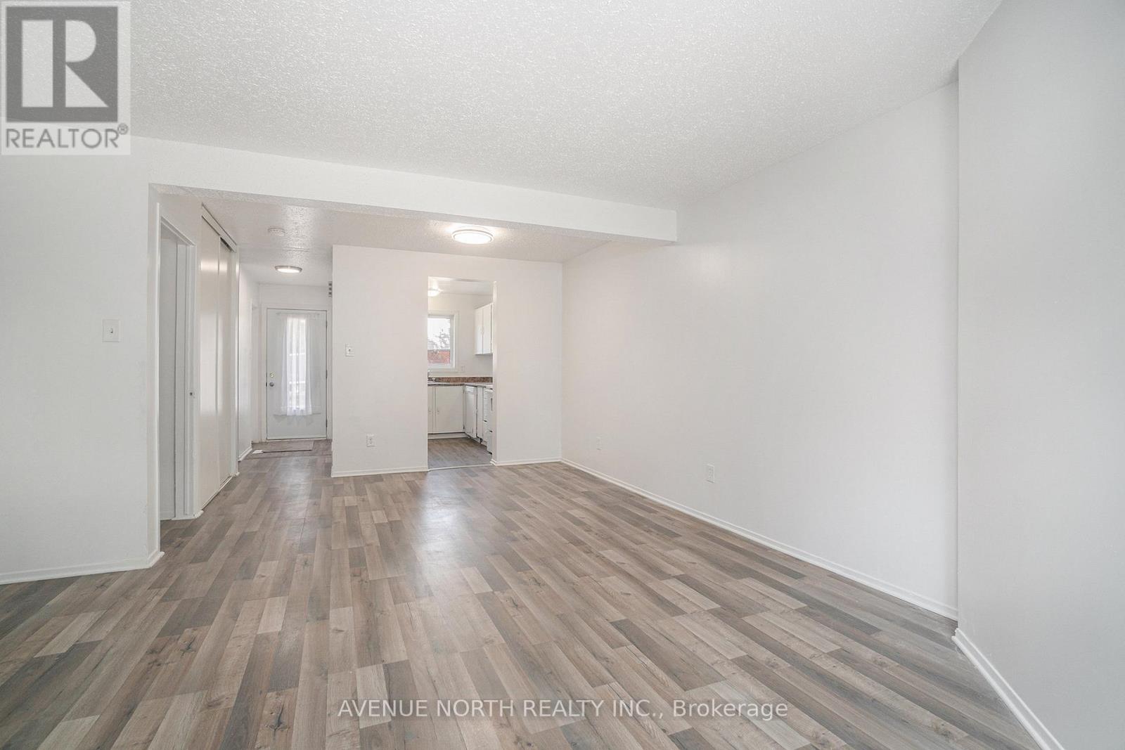 Photo 10 of 1747 Dondale St Street, Ottawa ON