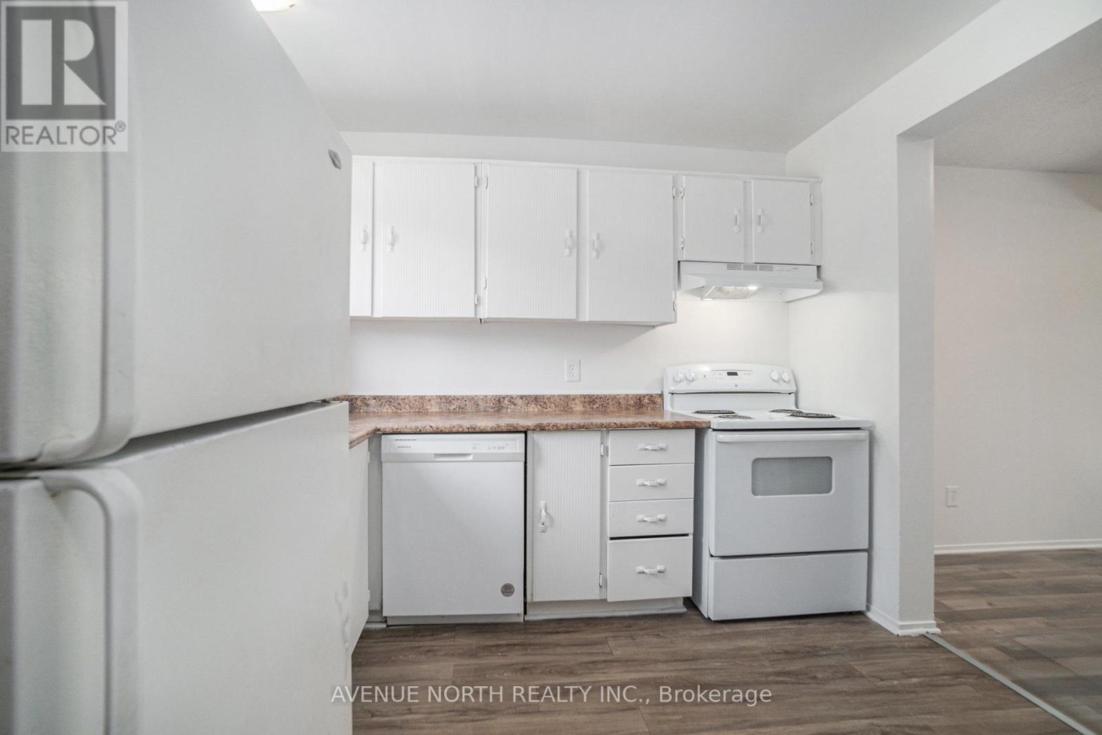 Photo 12 of 1747 Dondale St Street, Ottawa ON