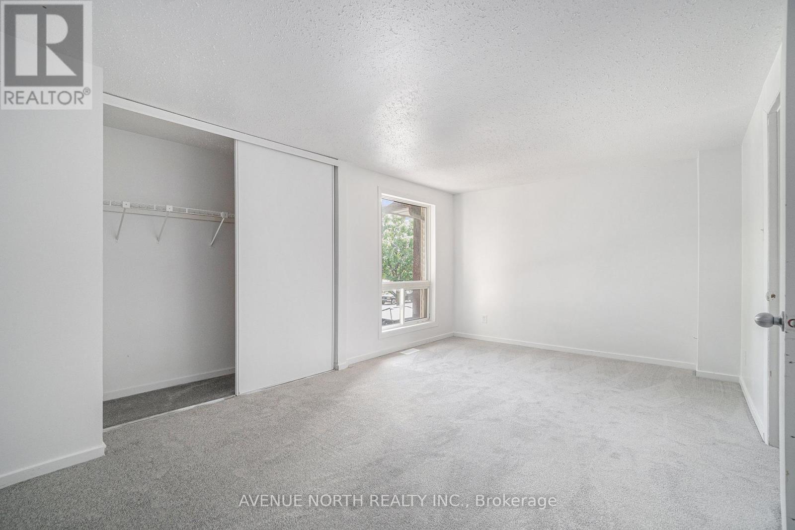 Photo 14 of 1747 Dondale St Street, Ottawa ON