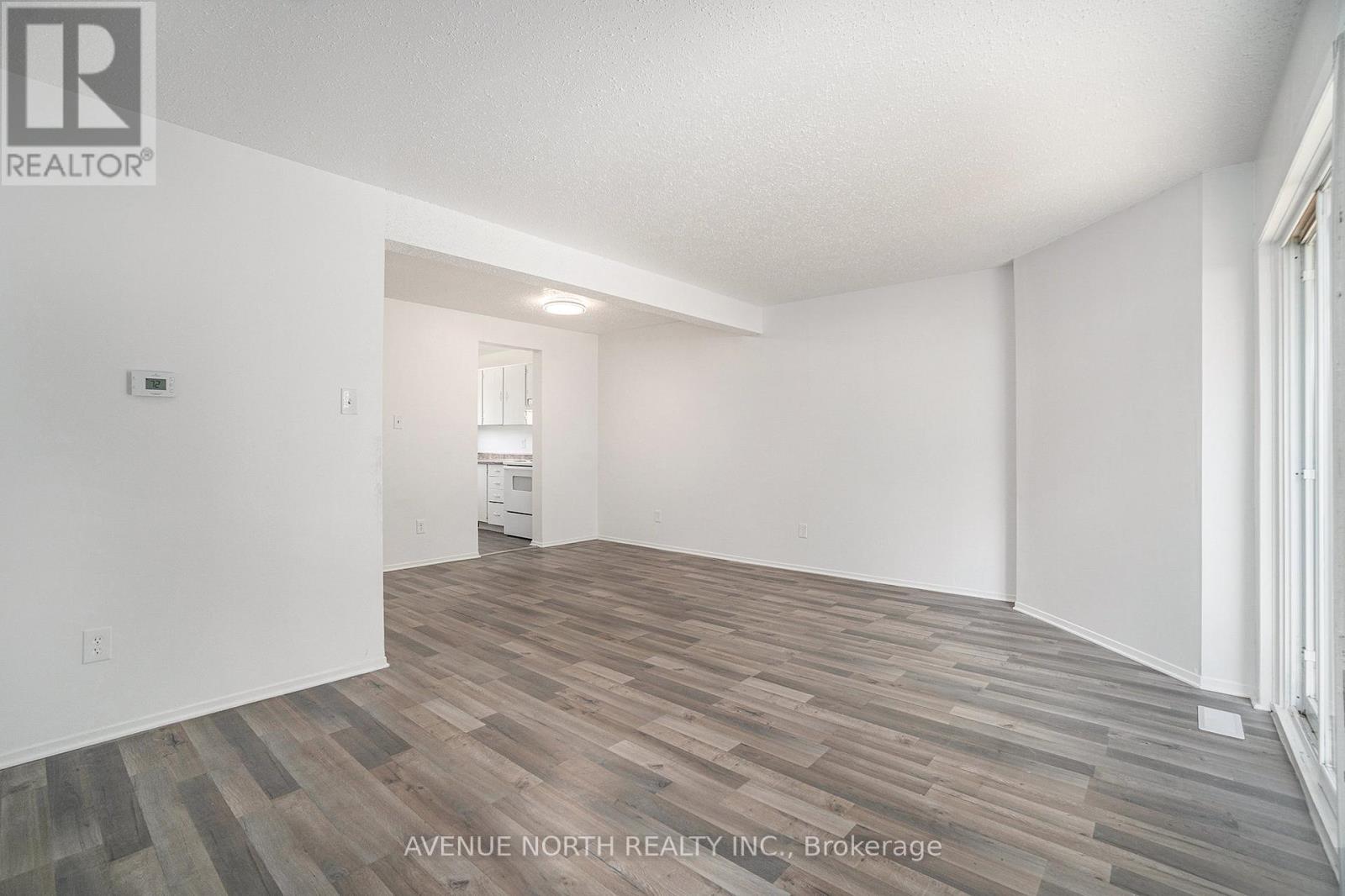 Photo 8 of 1747 Dondale St Street, Ottawa ON