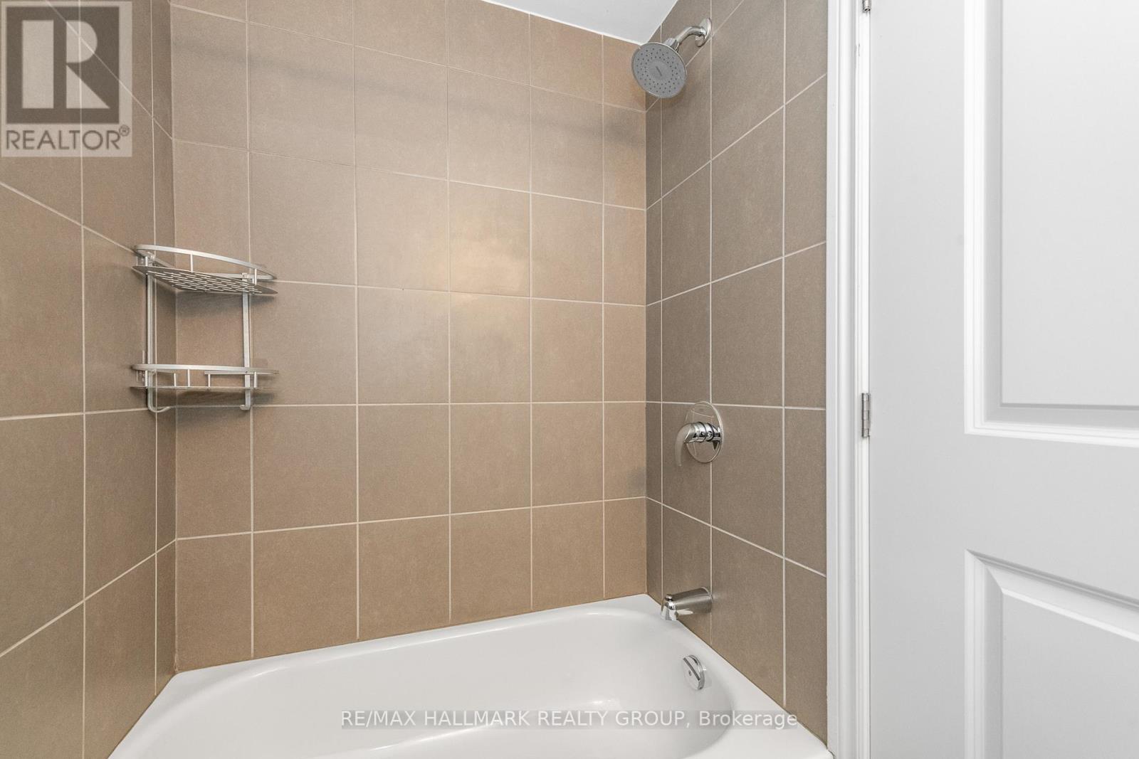 Photo 10 of 103 429 Kent Street, Ottawa ON