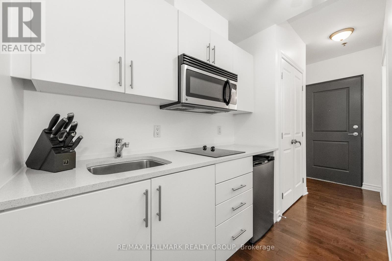 Photo 12 of 103 429 Kent Street, Ottawa ON