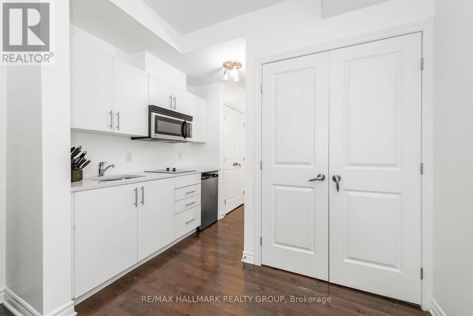 Photo 13 of 103 429 Kent Street, Ottawa ON