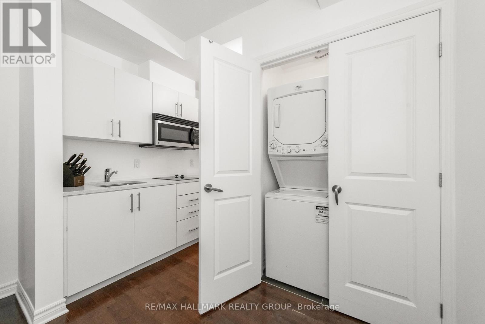 Photo 14 of 103 429 Kent Street, Ottawa ON