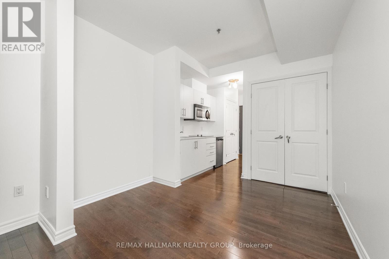 Photo 15 of 103 429 Kent Street, Ottawa ON
