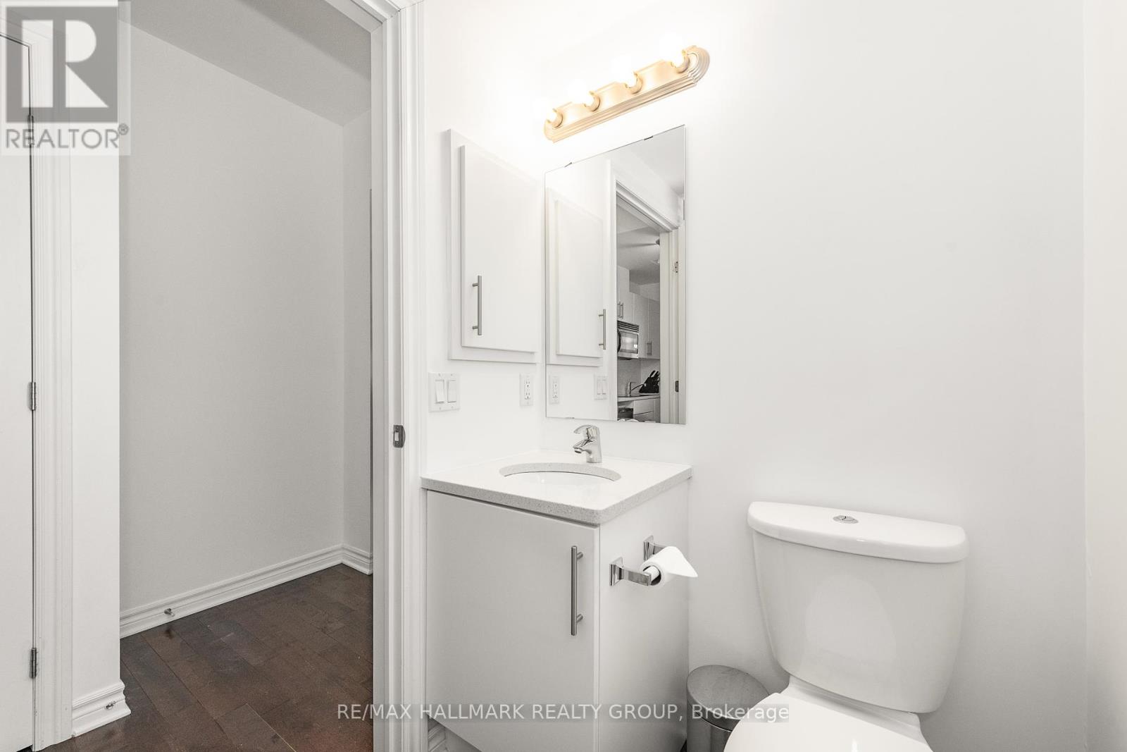 Photo 9 of 103 429 Kent Street, Ottawa ON