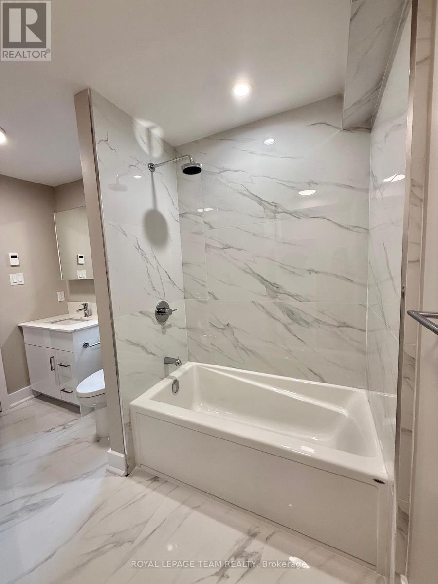 Photo 17 of 6 342 Fifth Avenue, Ottawa ON