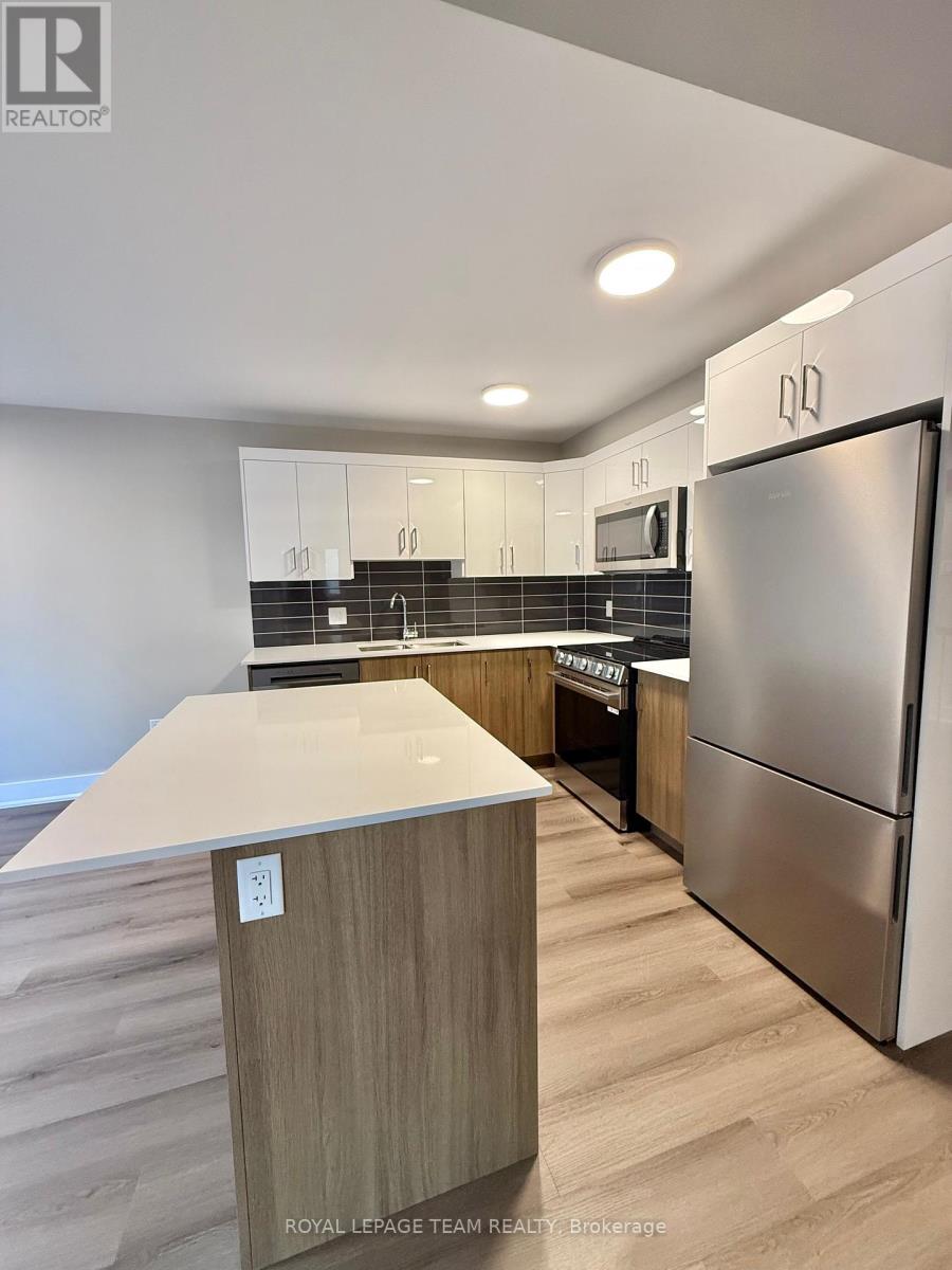Photo 8 of 6 342 Fifth Avenue, Ottawa ON