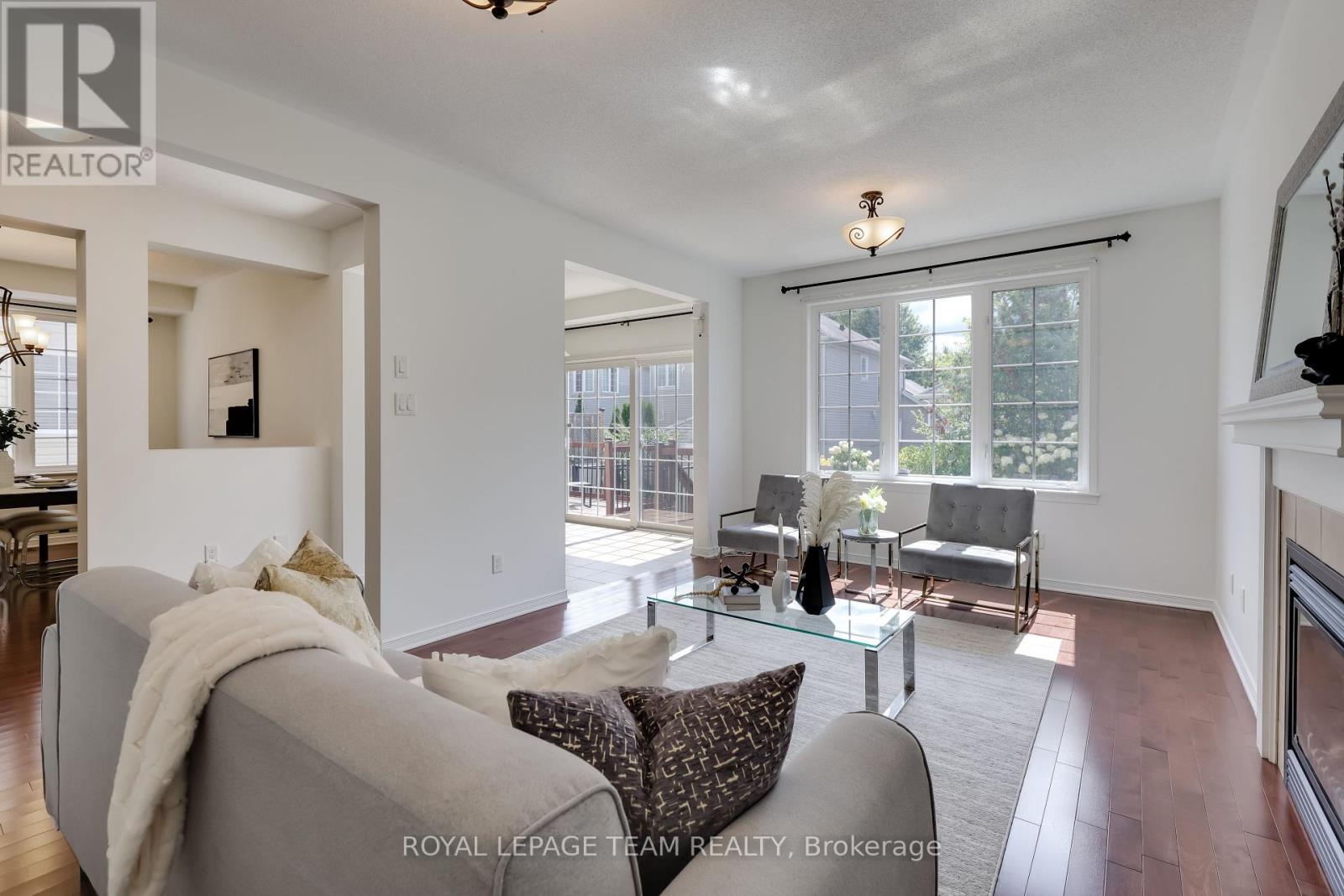 Photo 16 of 474 West Ridge Drive, Ottawa ON
