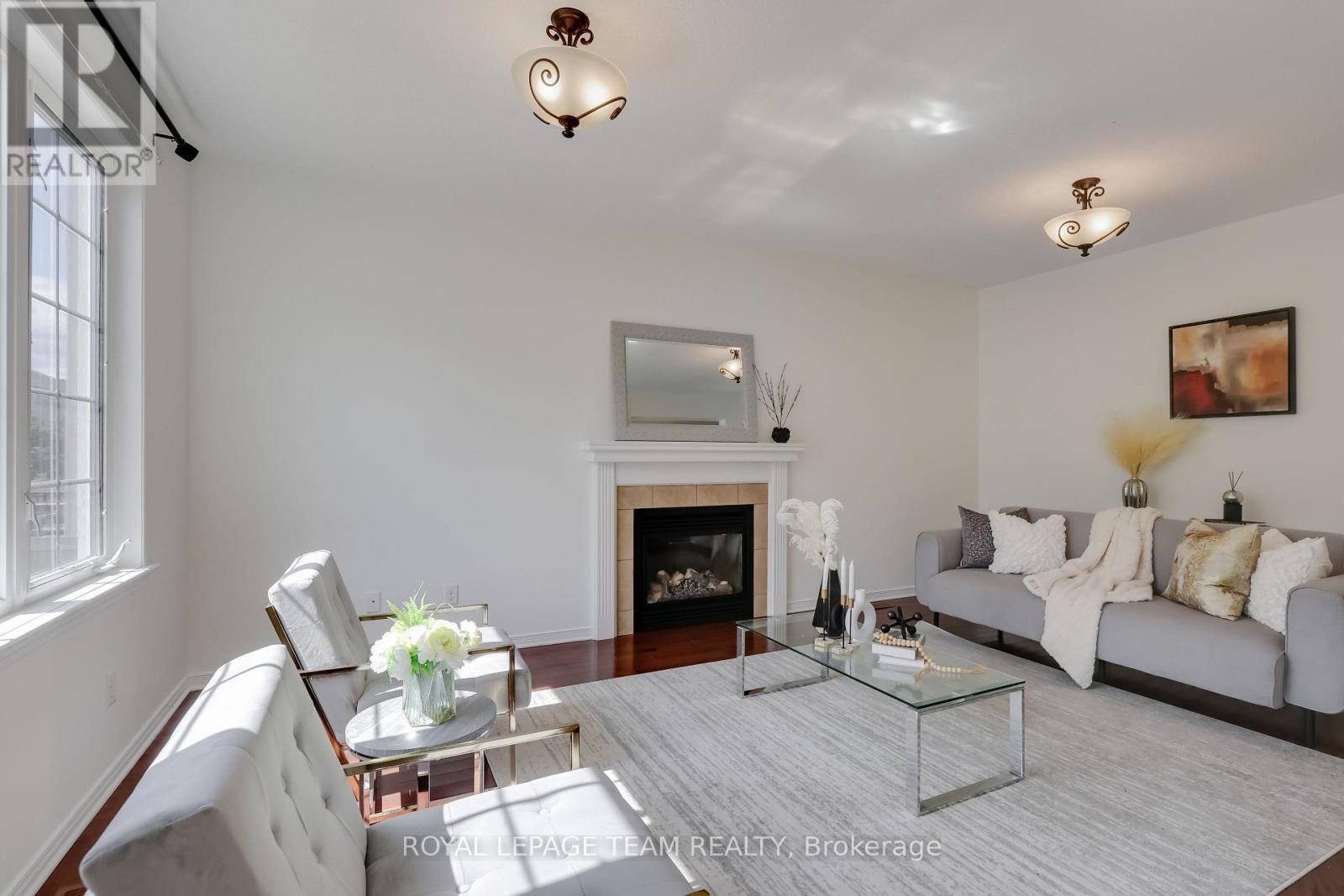Photo 17 of 474 West Ridge Drive, Ottawa ON
