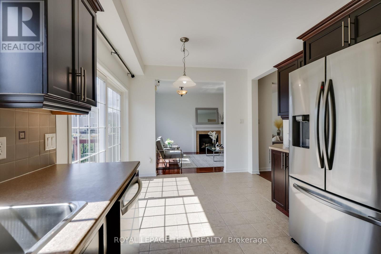 Photo 19 of 474 West Ridge Drive, Ottawa ON