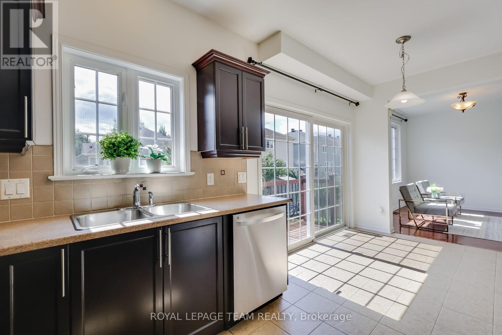 Photo 20 of 474 West Ridge Drive, Ottawa ON