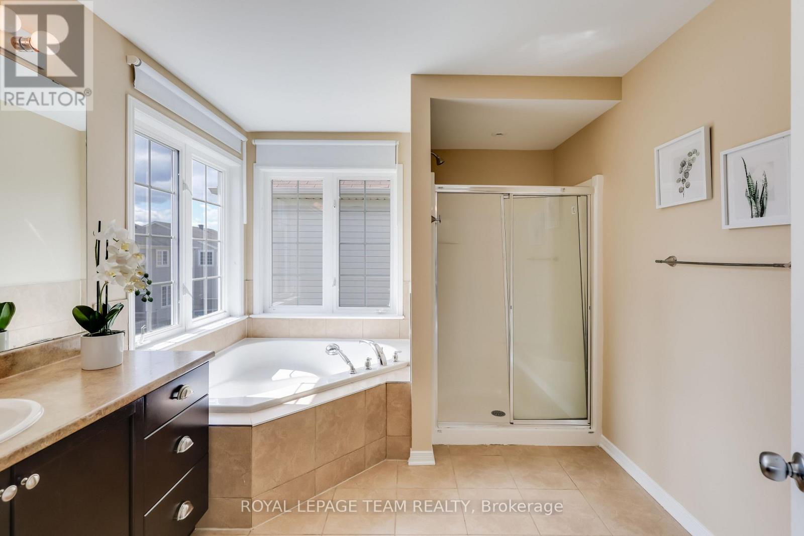 Photo 26 of 474 West Ridge Drive, Ottawa ON