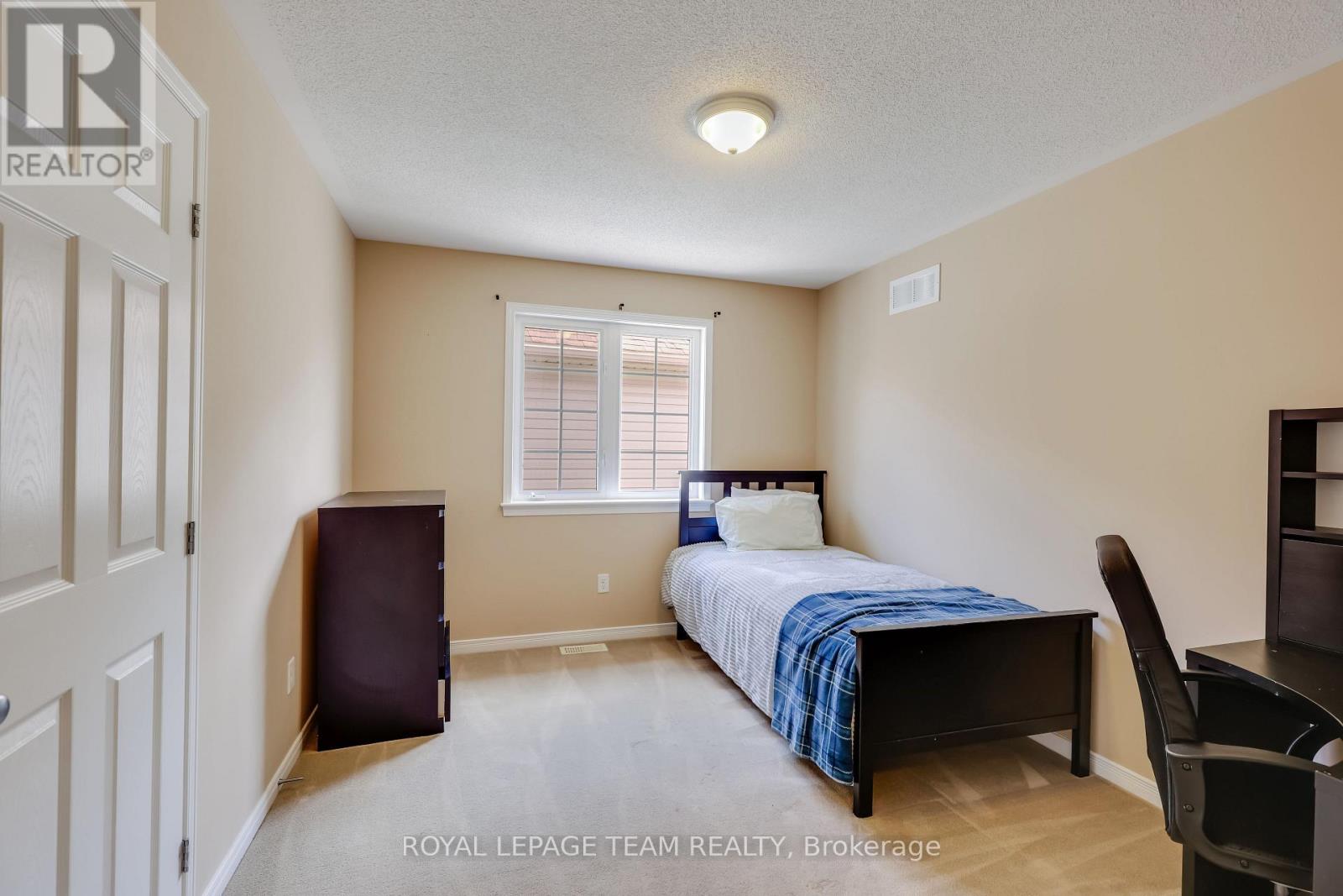 Photo 28 of 474 West Ridge Drive, Ottawa ON