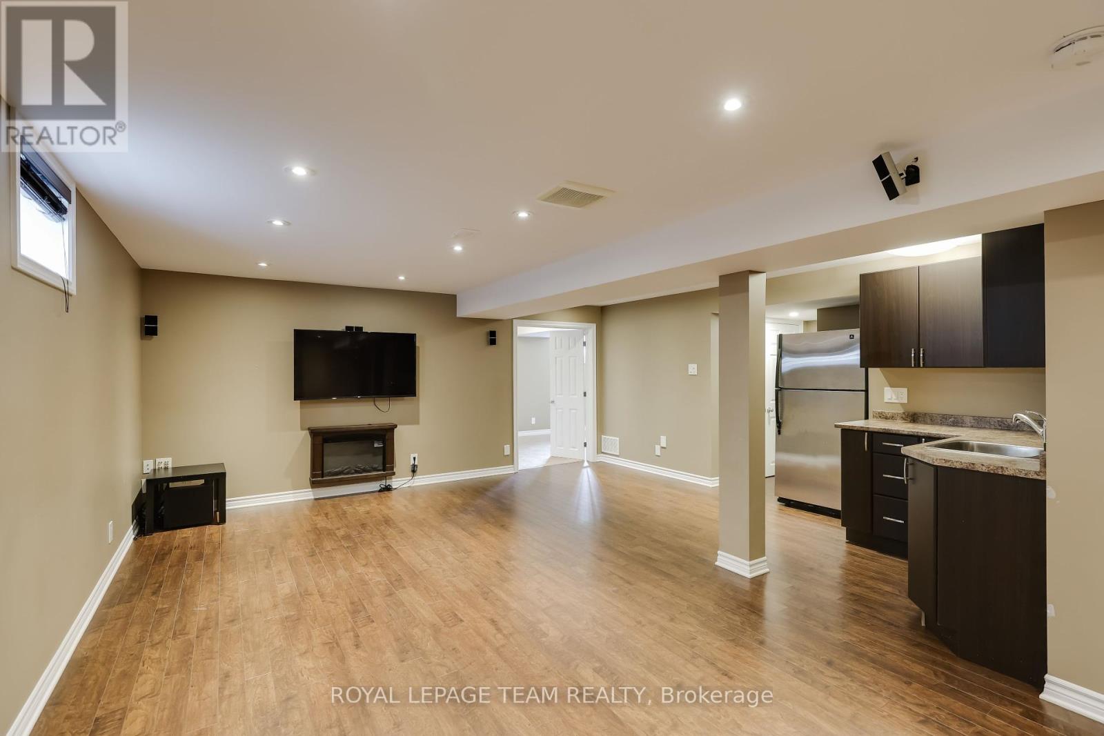 Photo 35 of 474 West Ridge Drive, Ottawa ON