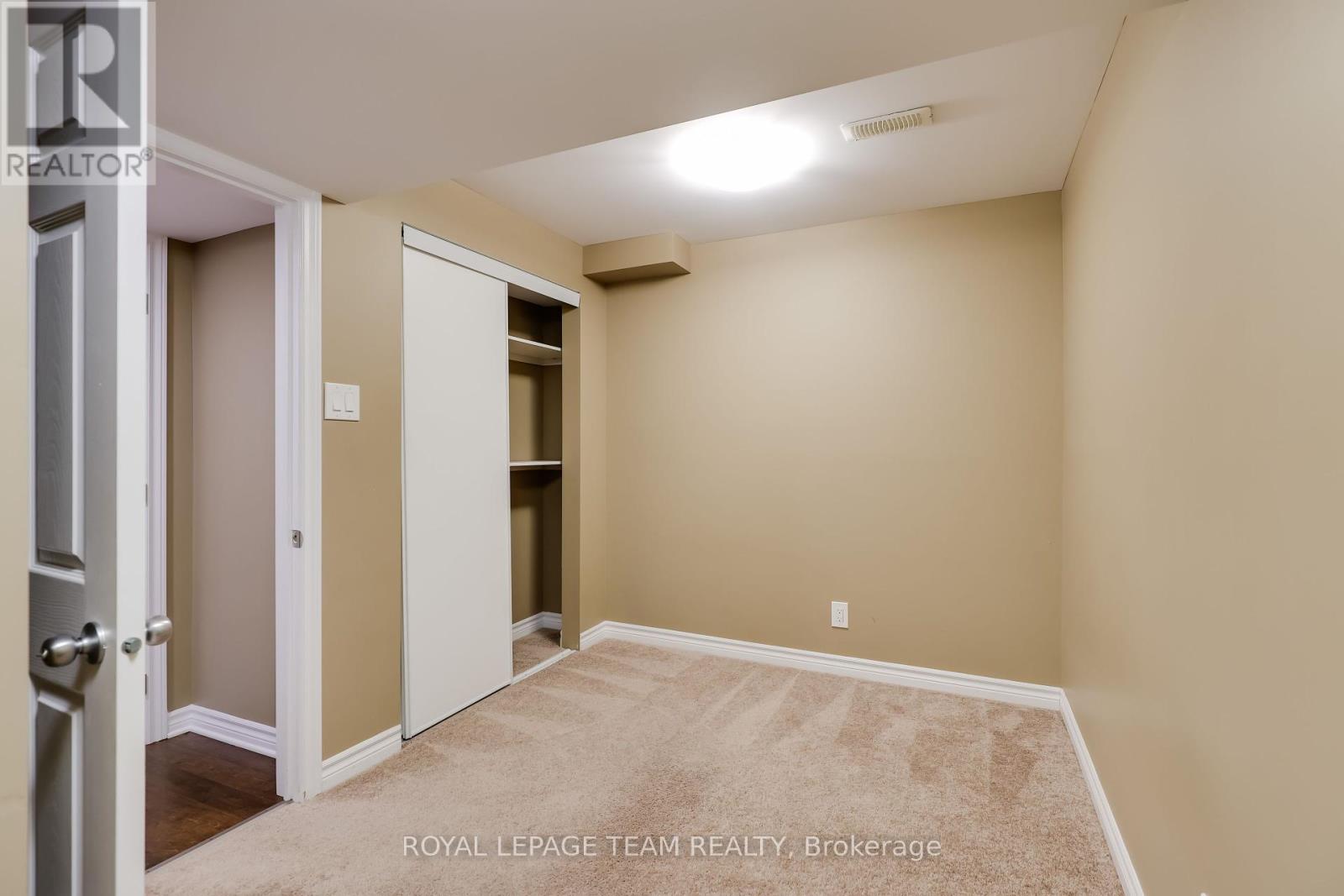 Photo 39 of 474 West Ridge Drive, Ottawa ON